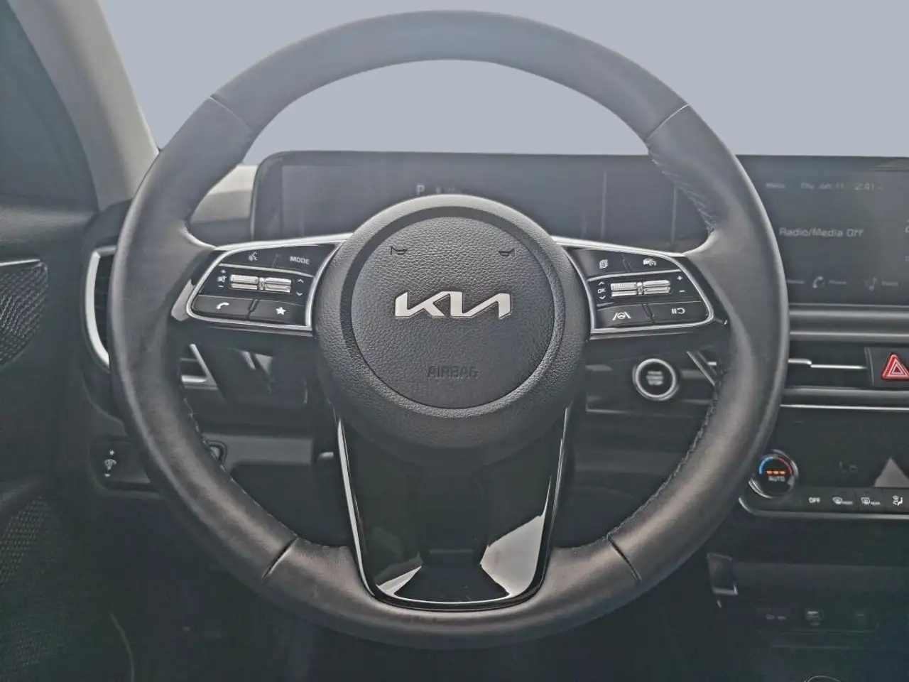 Kia Seltos photo Kia Seltos