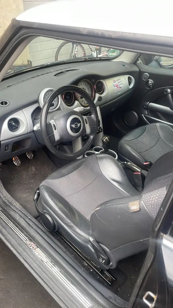 MINI Cooper Schwarz - 2