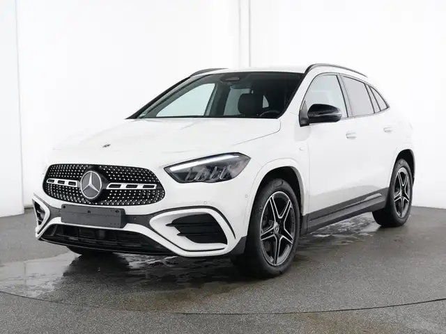 Mercedes-Benz GLA view 2