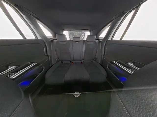 Mercedes-Benz GLA view 10