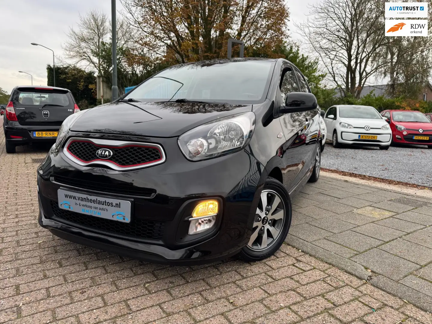 Kia Picanto 1.0 CVVT Dream A-C Elek Pakket Lmv Bluetooth Zwart - 1