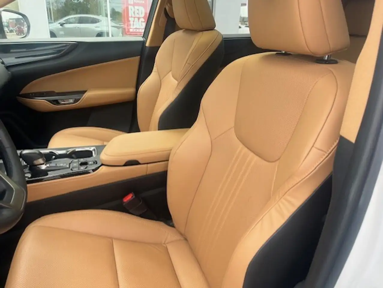 Lexus NX снимка Lexus NX