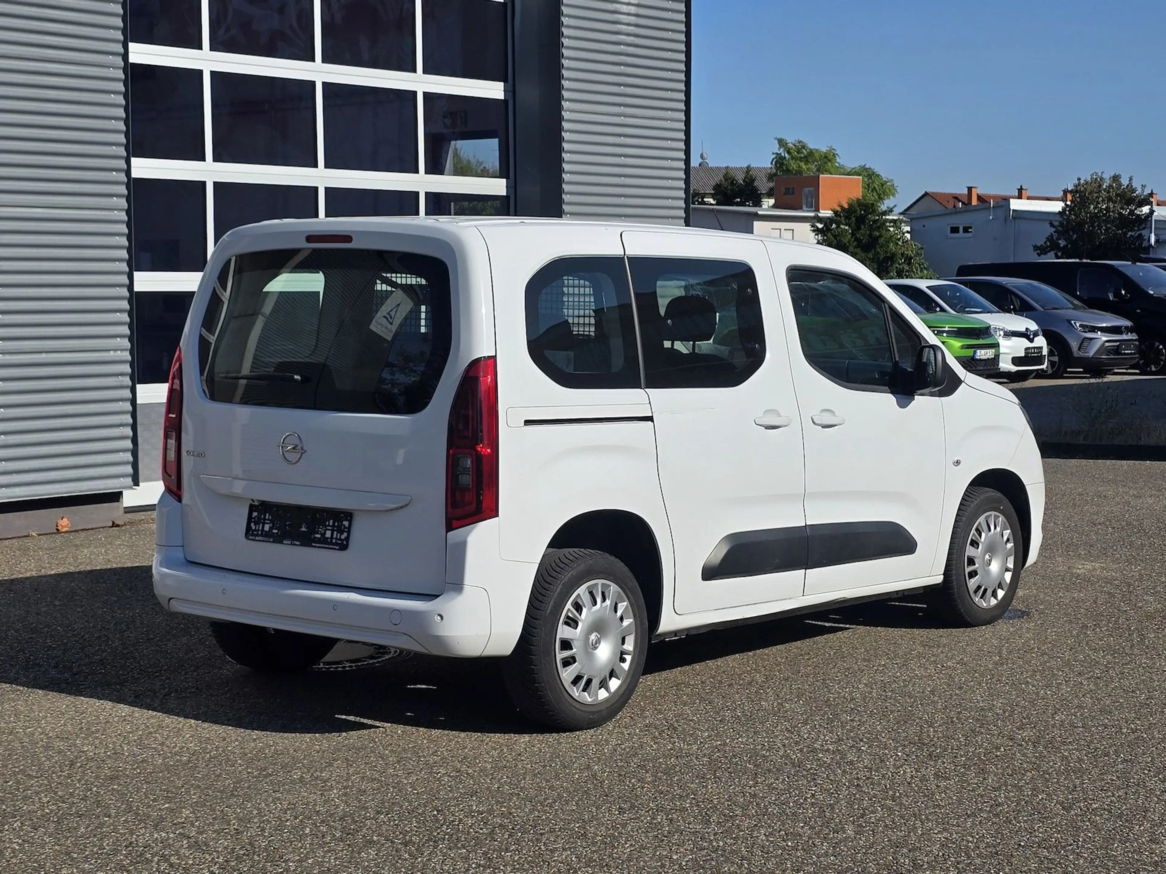 Opel Combo Life 1.2 Edition Klima Kamera — photo 4