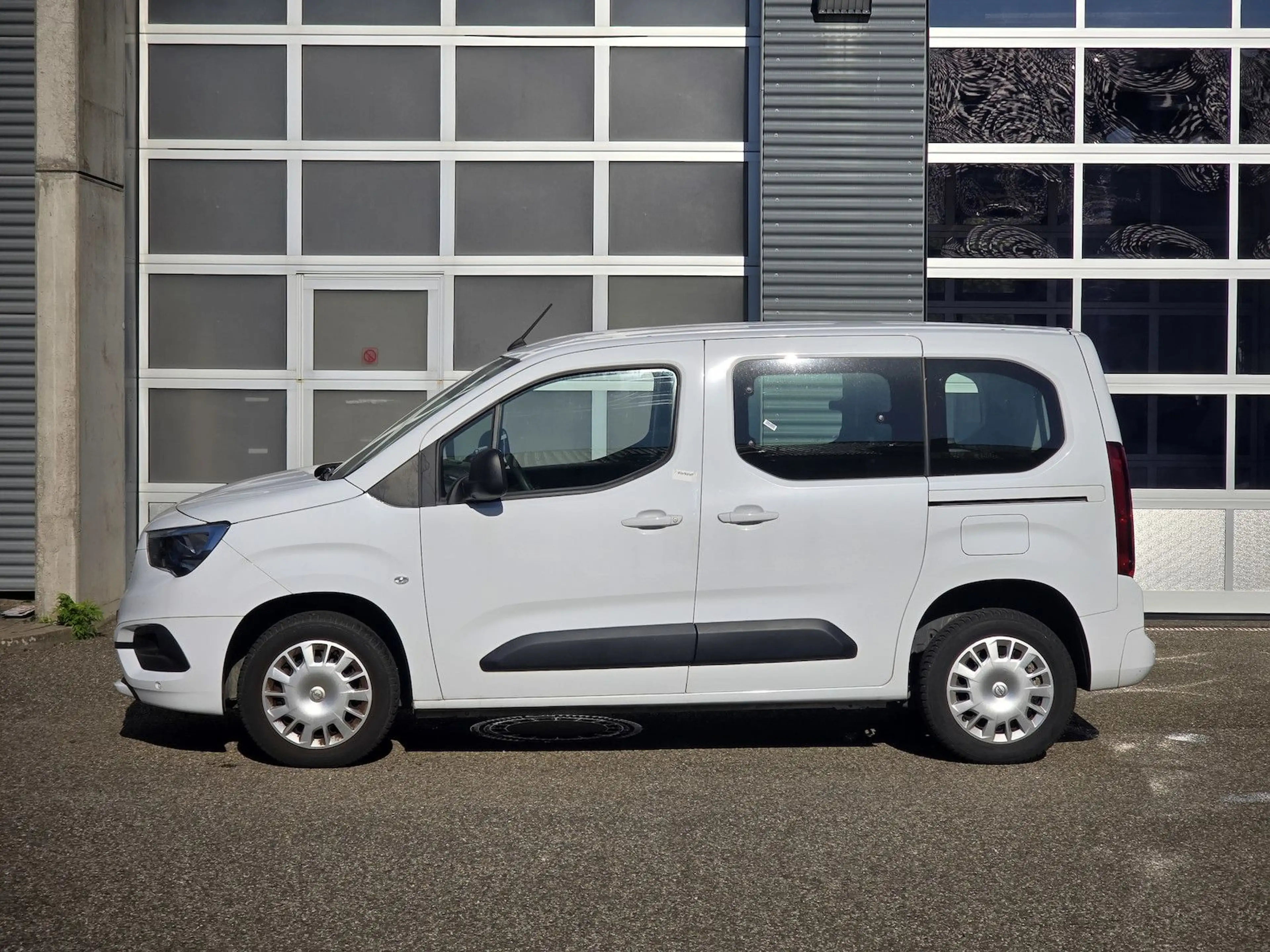 Opel Combo Life 1.2 Edition Klima Kamera — photo 2