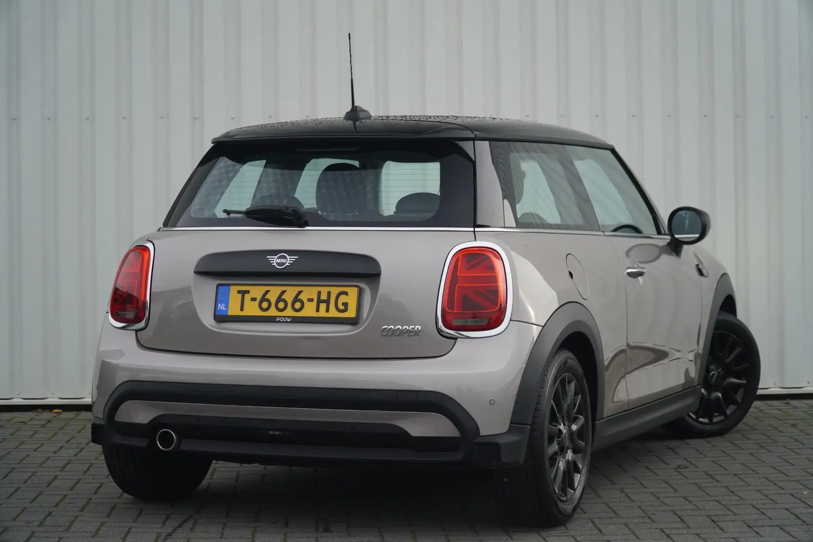 MINI Cooper Mini 1.5 136pk AUT Camden Edition | Apple Carplay Gris - 2