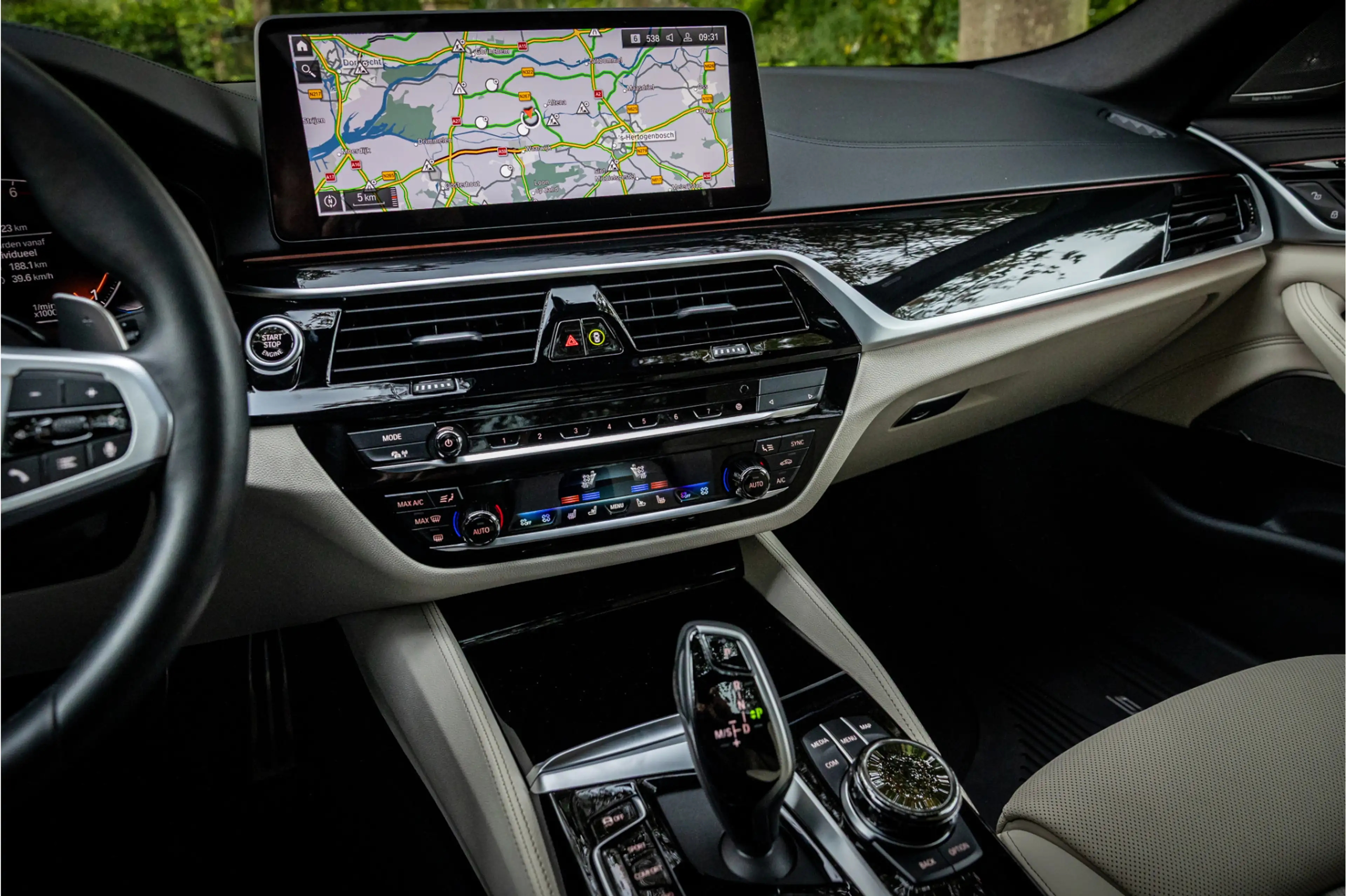 BMW 540 5-serie Touring 540i xDrive M Sport Pro Individual — photo 10