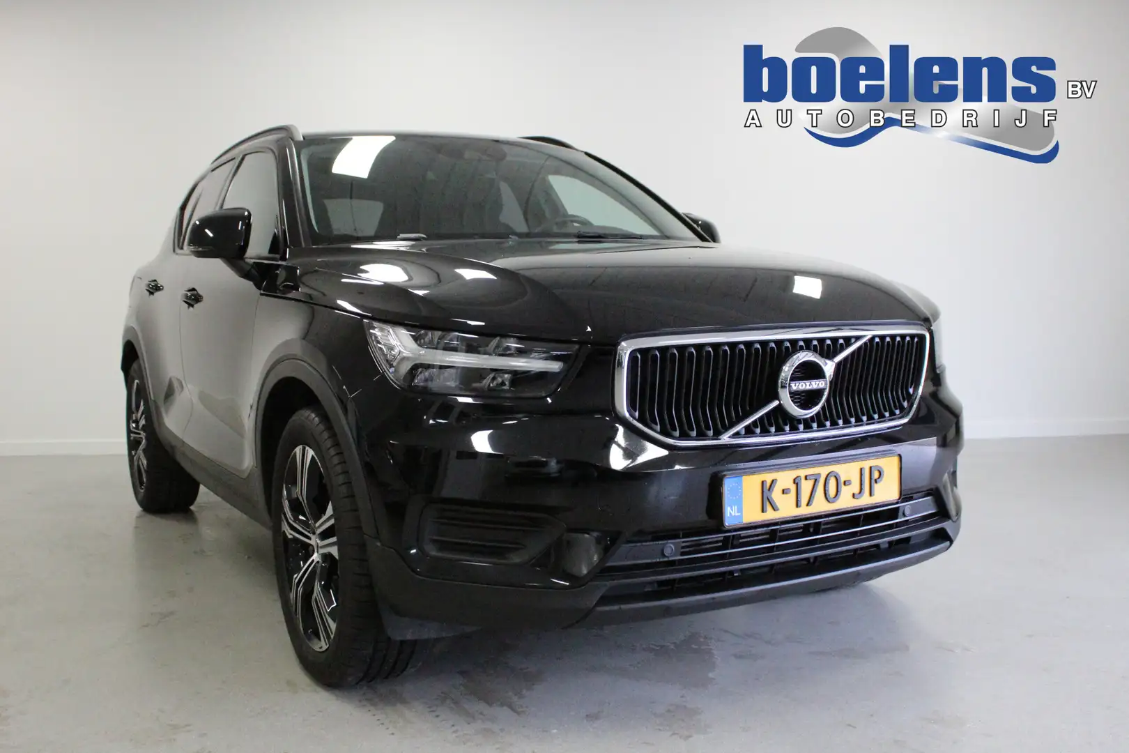 Volvo XC40 1.5 T2 Momentum Core | WEGKL-TRHAAK | DAB | DONKER Noir - 1
