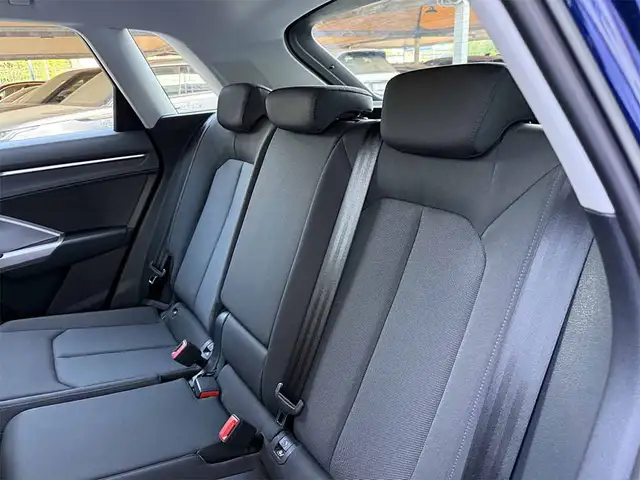 Audi Q3 view 29