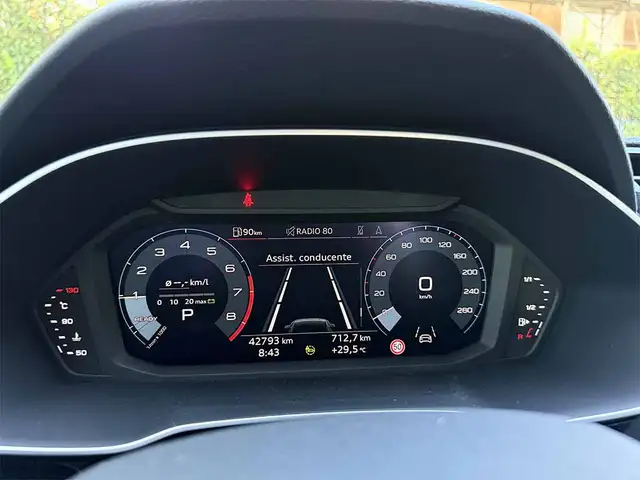 Audi Q3 view 12