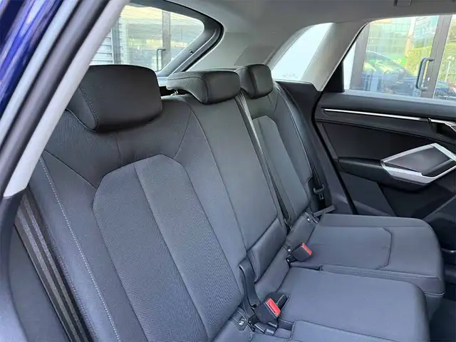 Audi Q3 view 27