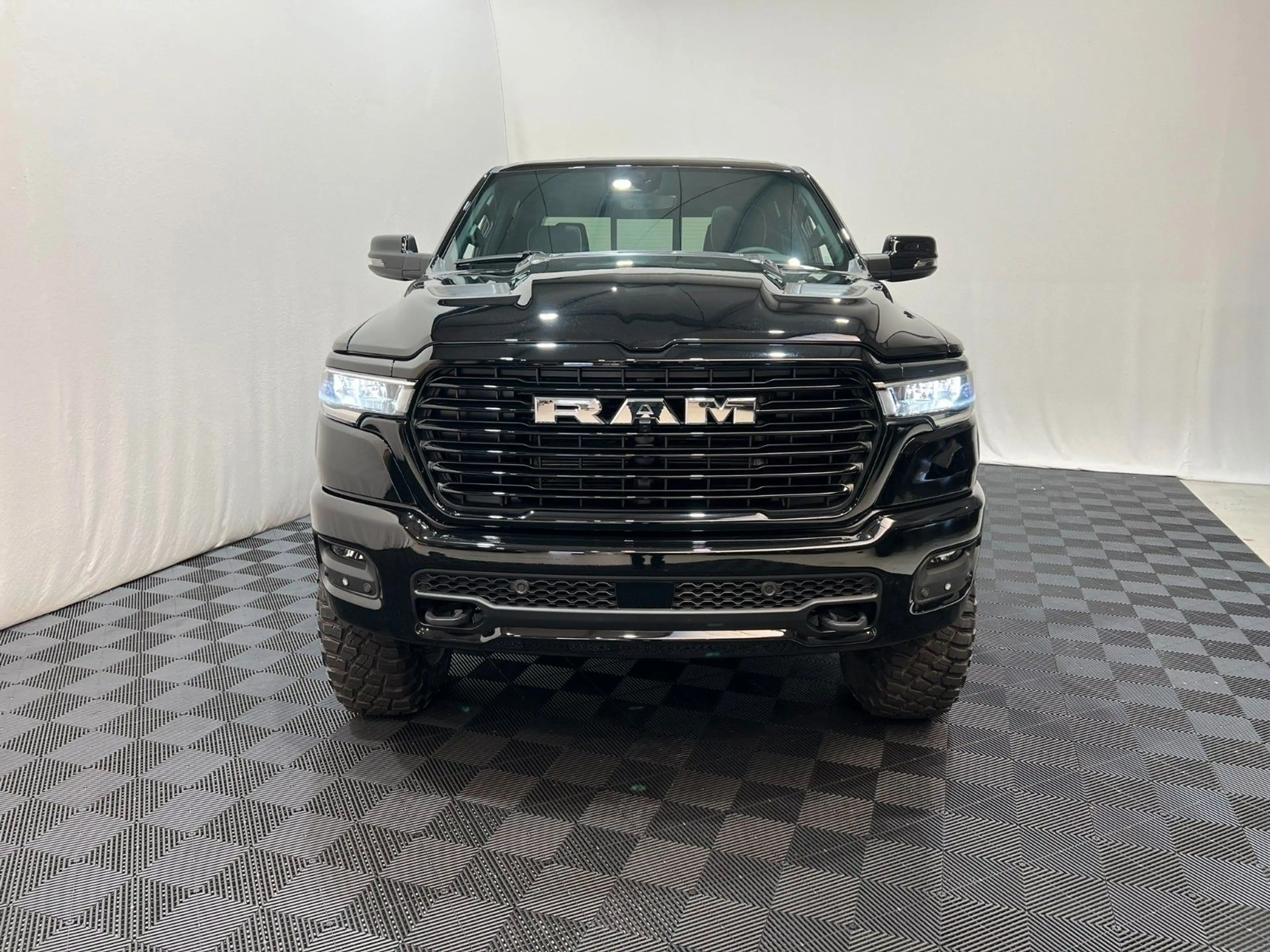 Dodge RAM 1500 Laramie Sport 3.0L RTR Umbau — photo 3