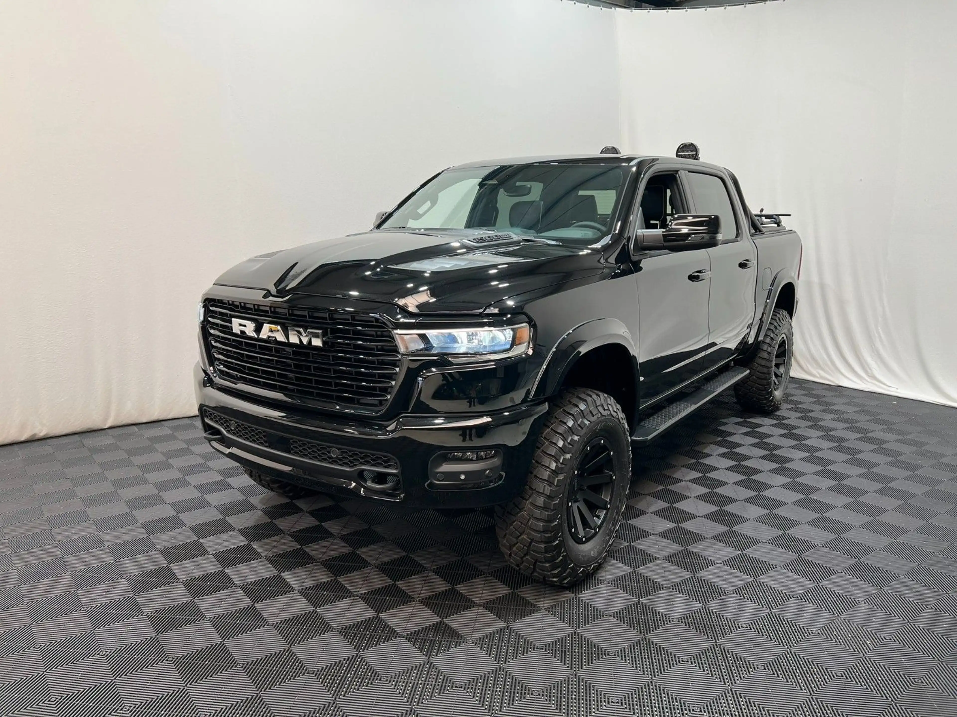 Dodge RAM 1500 Laramie Sport 3.0L RTR Umbau — photo 2