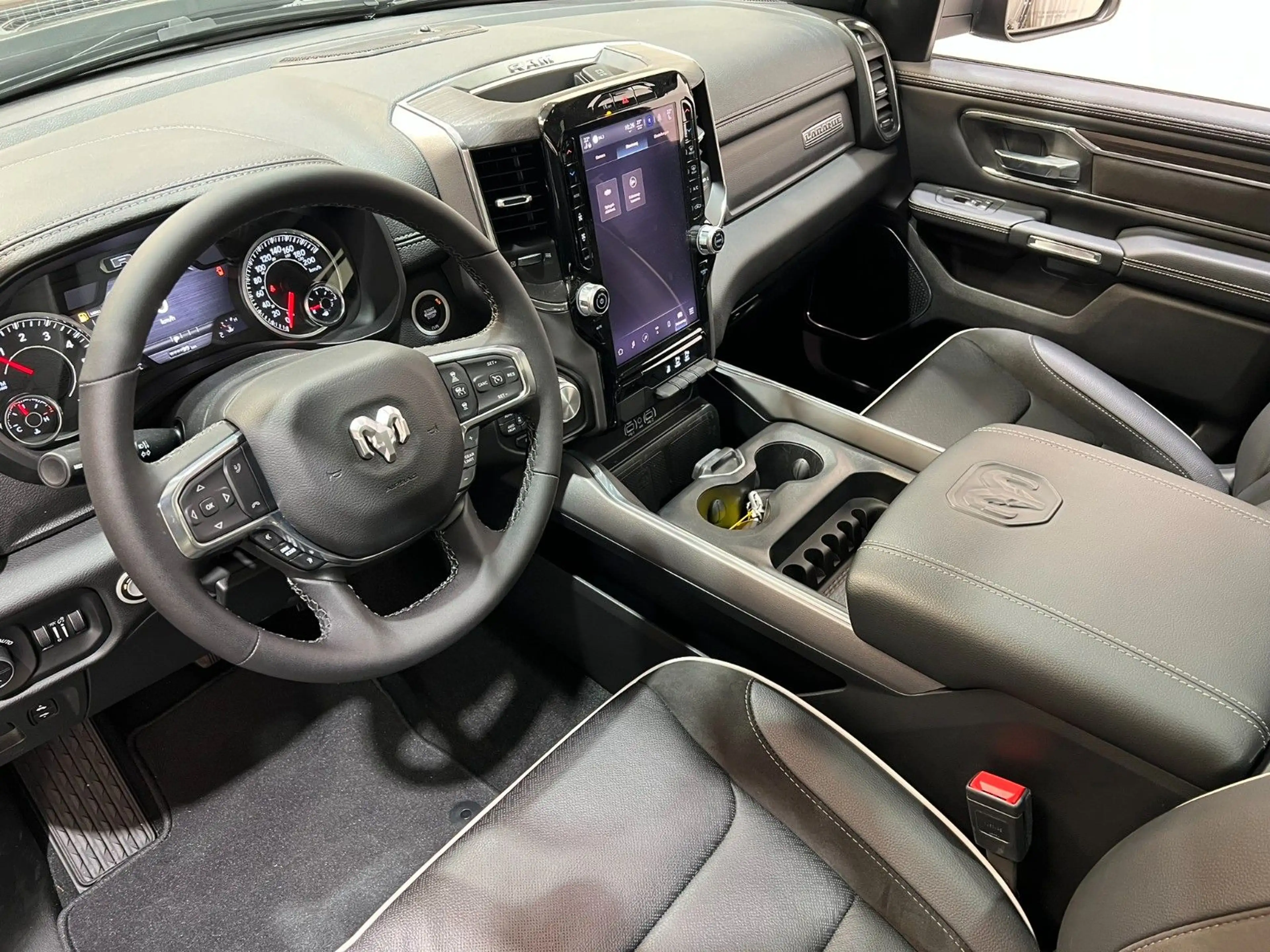 Dodge RAM 1500 Laramie Sport 3.0L RTR Umbau — photo 15