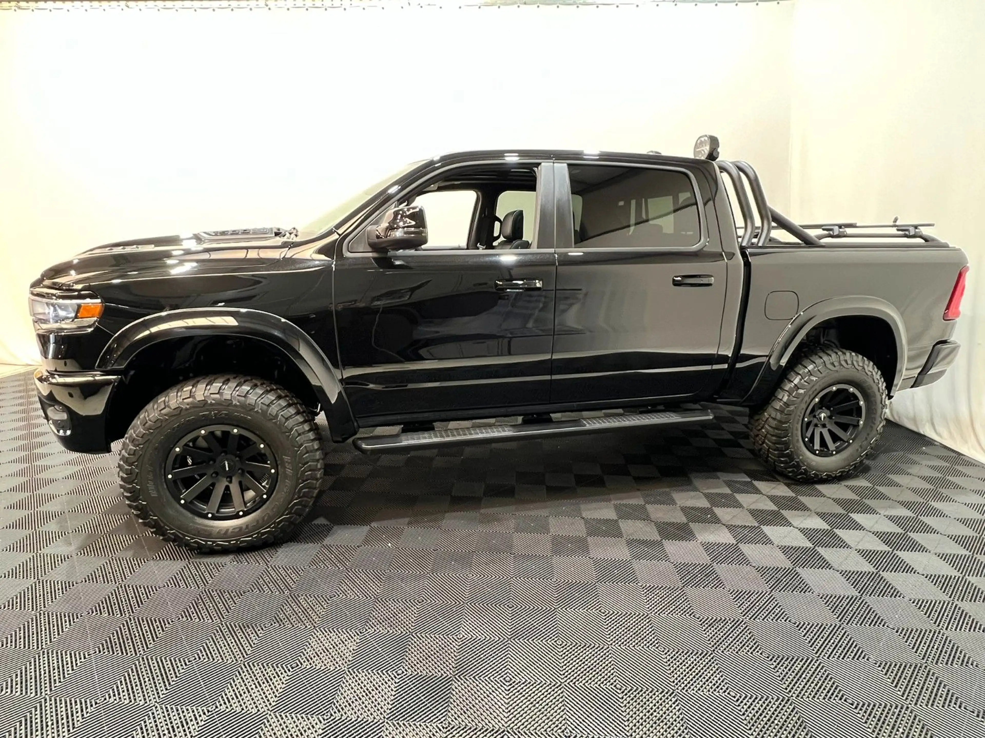 Dodge RAM 1500 Laramie Sport 3.0L RTR Umbau — photo 4