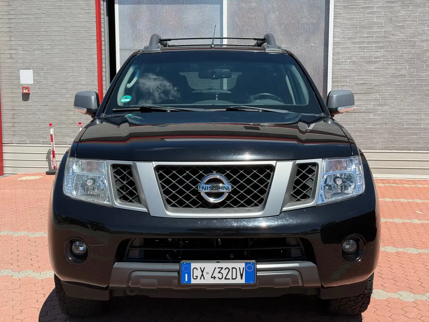 Nissan Navara Navara 2.5 dci k.cab LE Nero - 2
