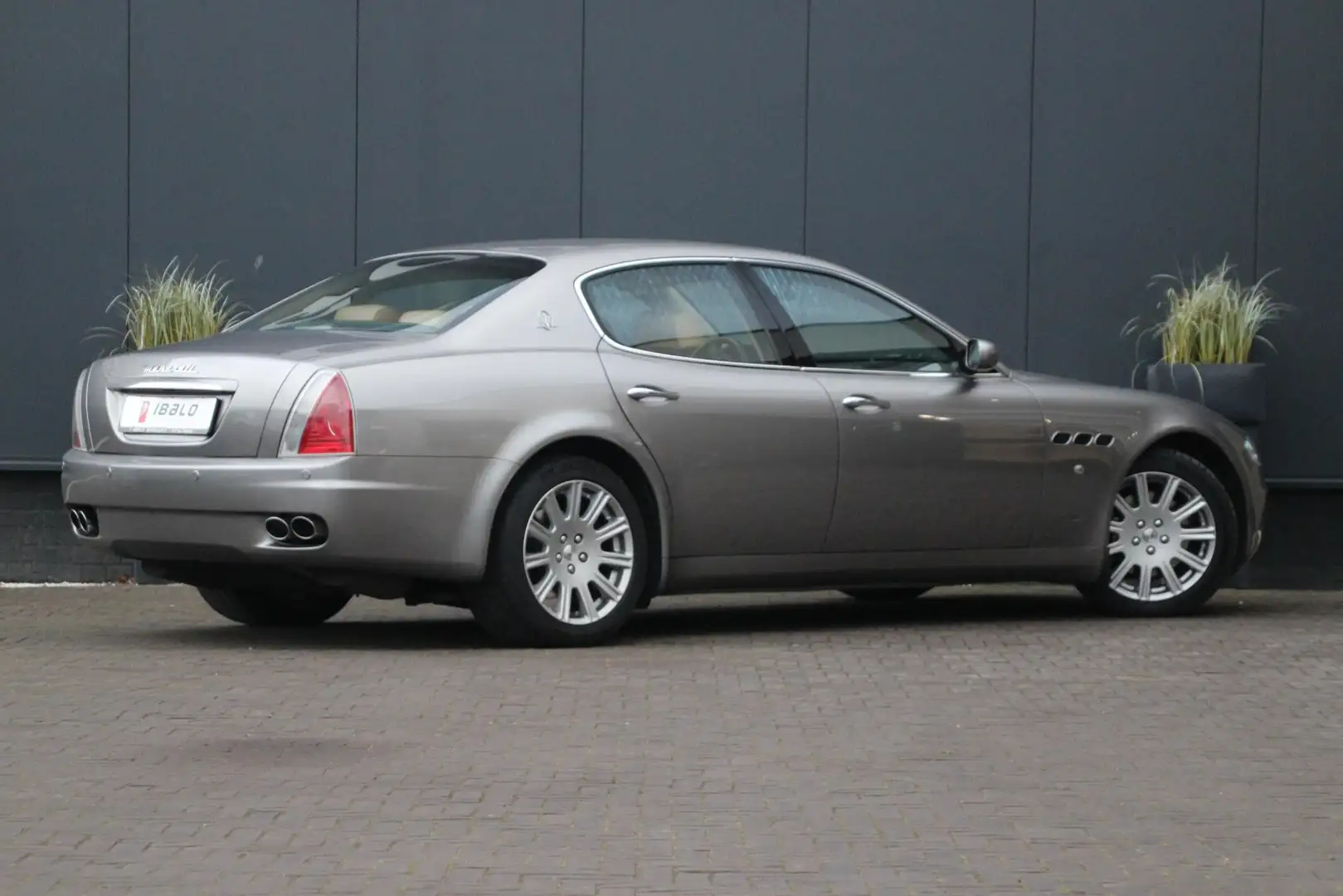 Maserati Quattroporte 4.2 Duo Select | Nieuwstaat | Historie | 400pk V8 Gris - 2