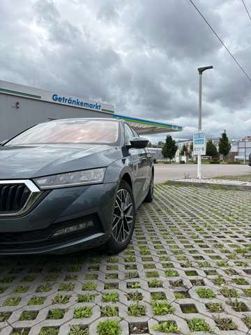 Imagine Skoda Octavia Combi 1.5 TSI e-TEC DSG Clever