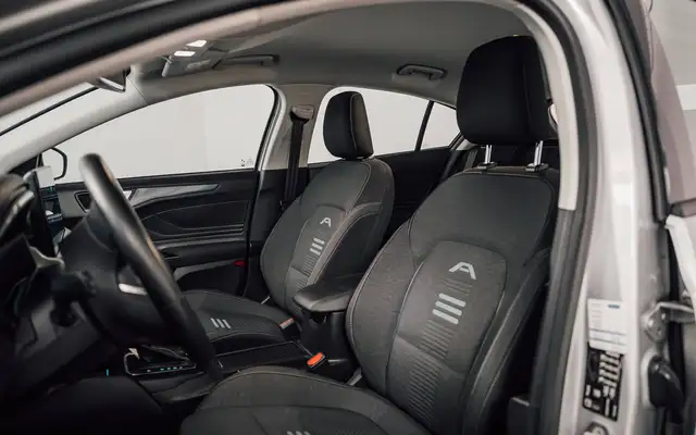 Ford Focus view 5