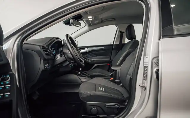 Ford Focus view 6