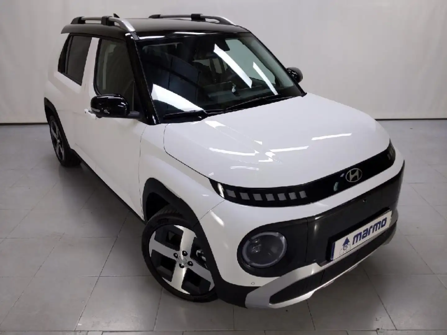 Hyundai Inster TECNO 49KWH 115CV ELECTRICO KM 0 Blanco - 2