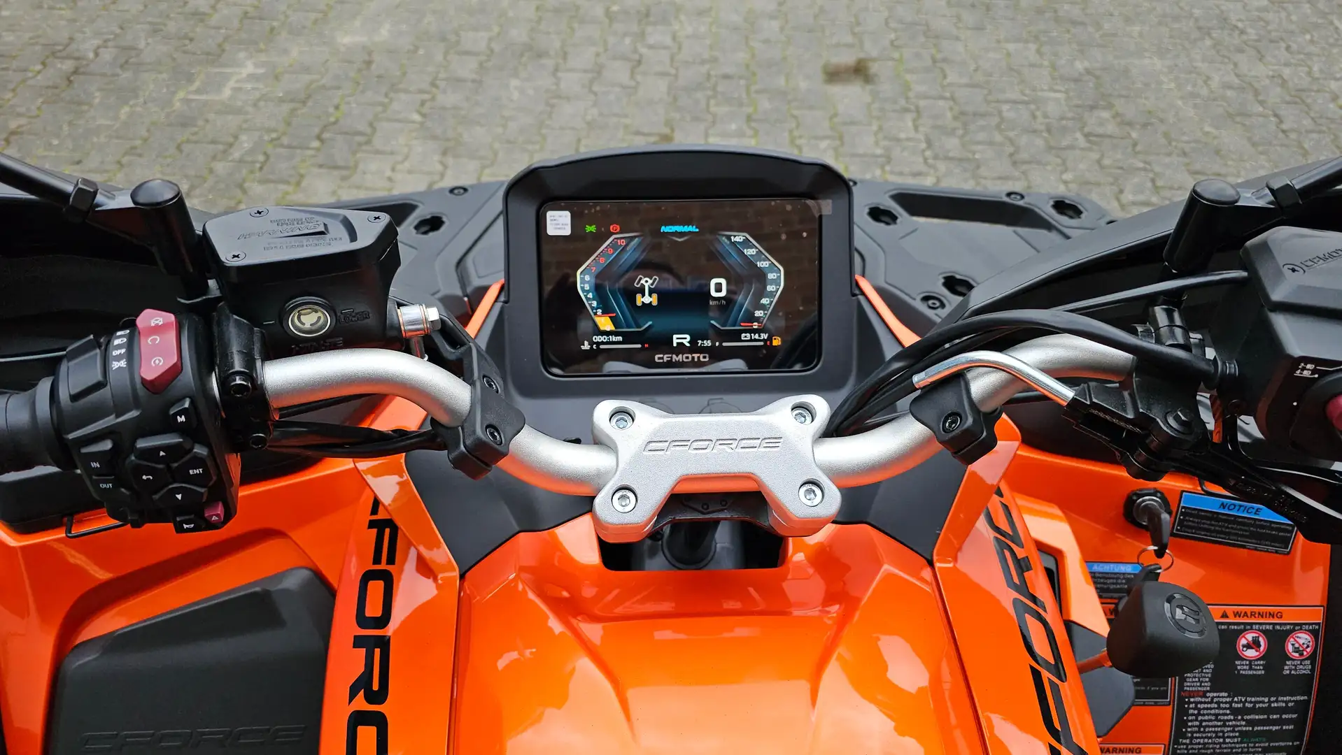 CFMOTO CForce 850 Touring ABS T3b 4 J. Garantie sofort verfügbar! Arancione - 1