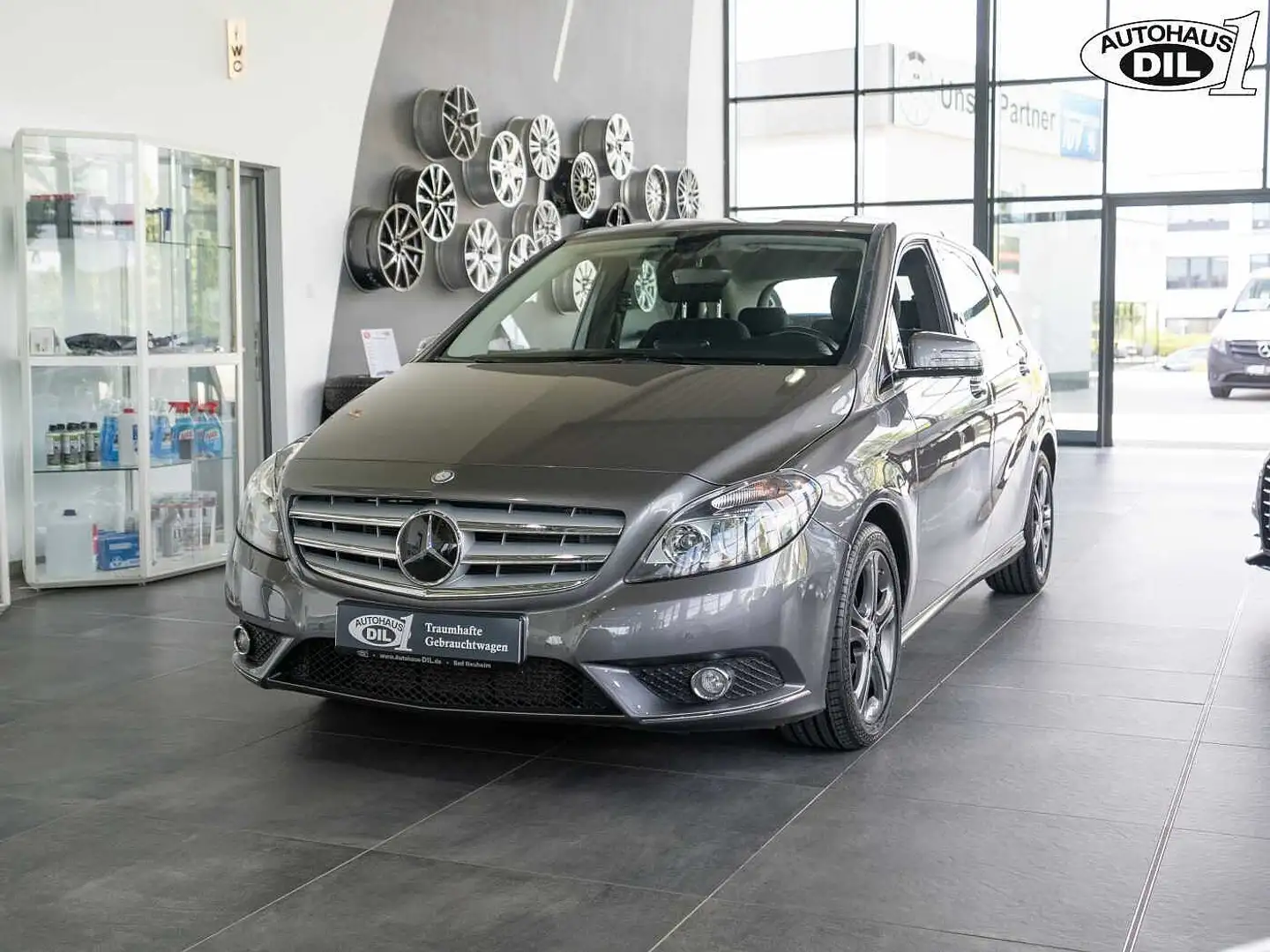 Mercedes-Benz B 180 BlueEFF. Sports Tourer *PDC*Sitzkomfort* Grijs - 2
