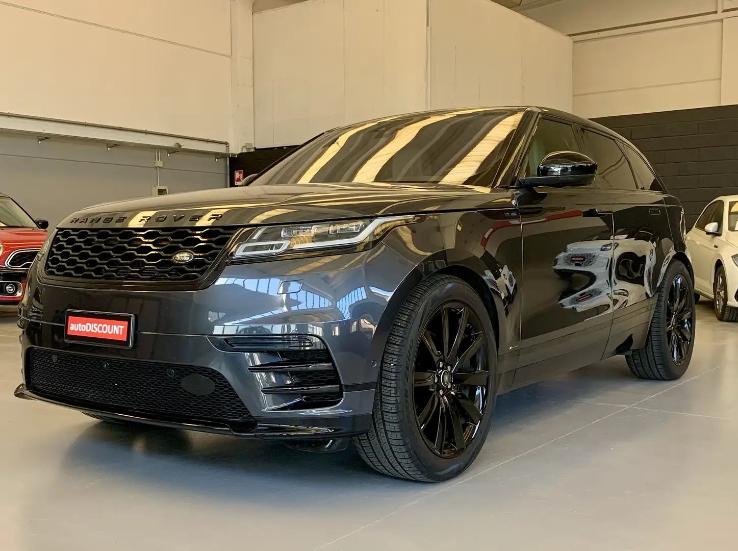 Land Rover Range Rover Velar Velar 3.0d V6 R-DynHSE 300cv my20 *PREZZO PROMO* Grau - 1