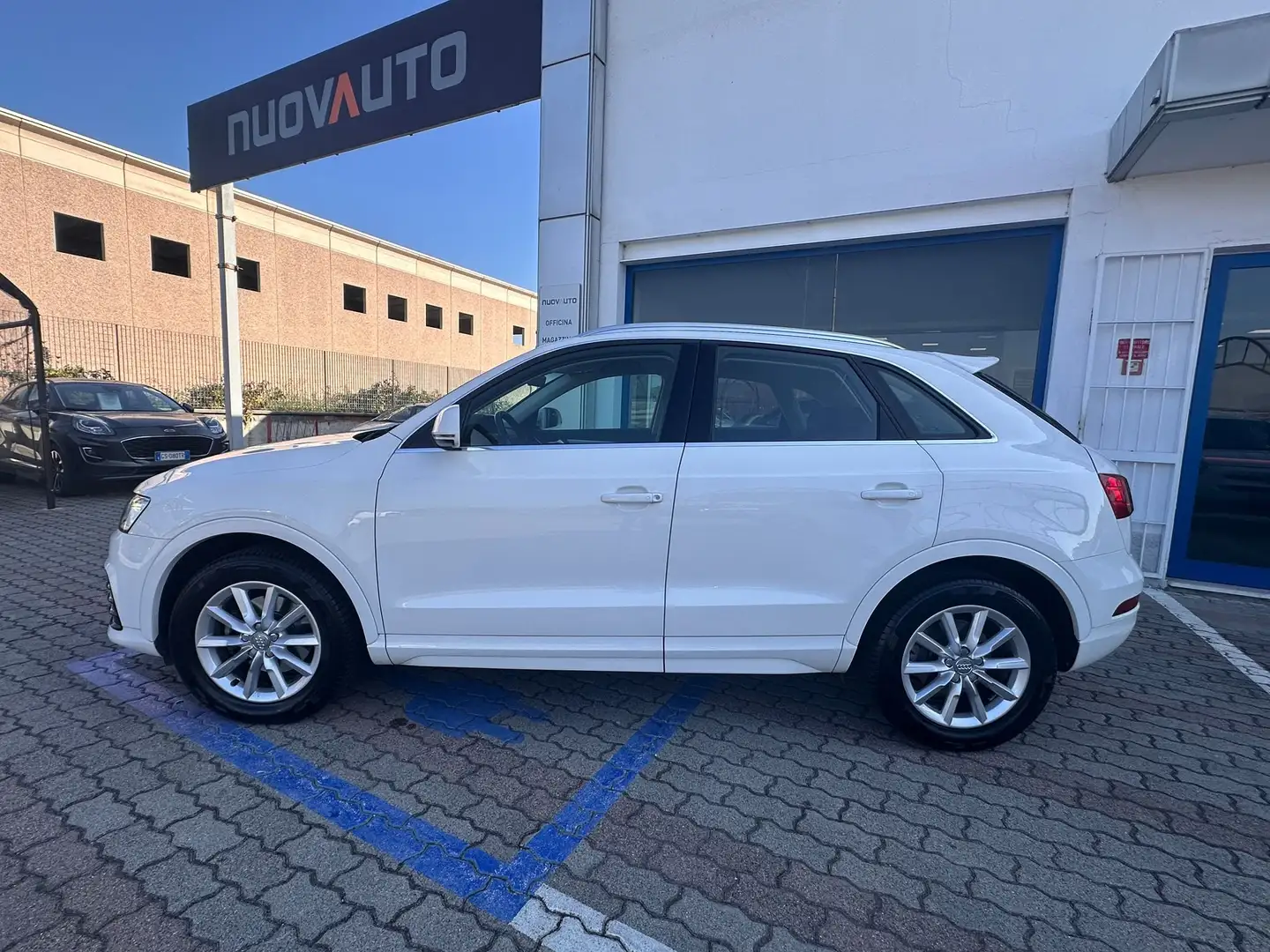 Audi Q3 2.0 tdi business quattro Weiß - 2