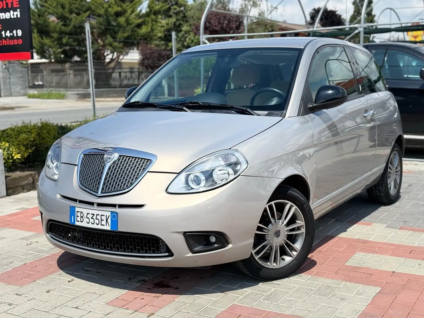 Lancia Ypsilon 1.2 69 CV Platino Grigio - 2