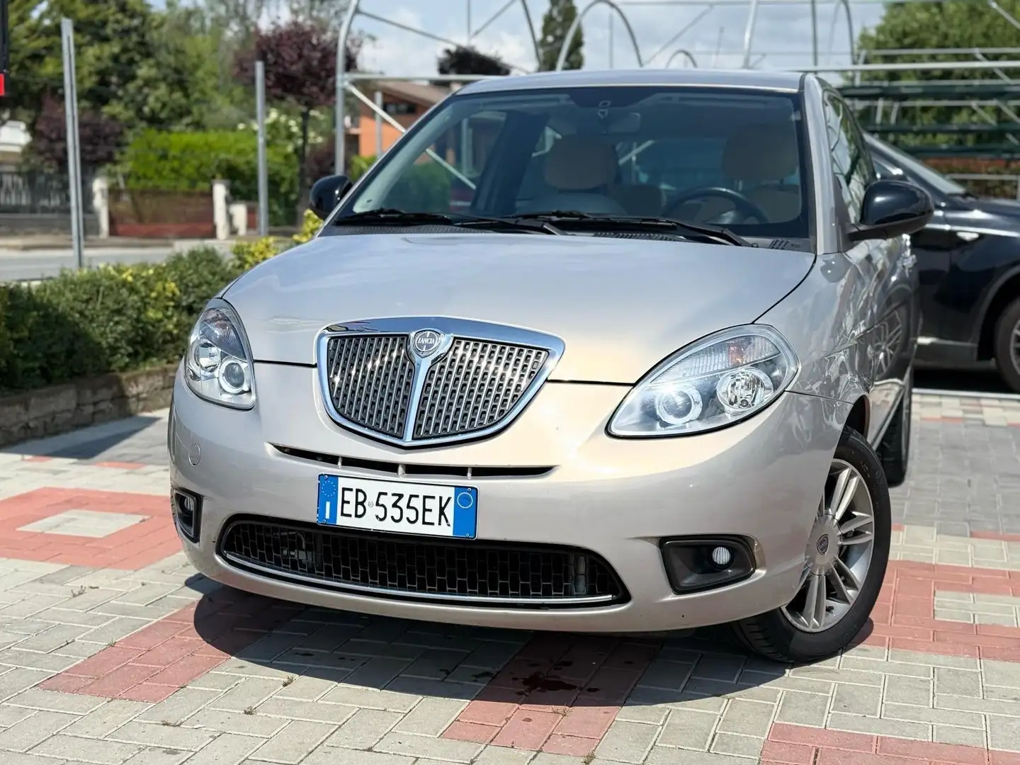 Lancia Ypsilon 1.2 69 CV Platino Grigio - 1