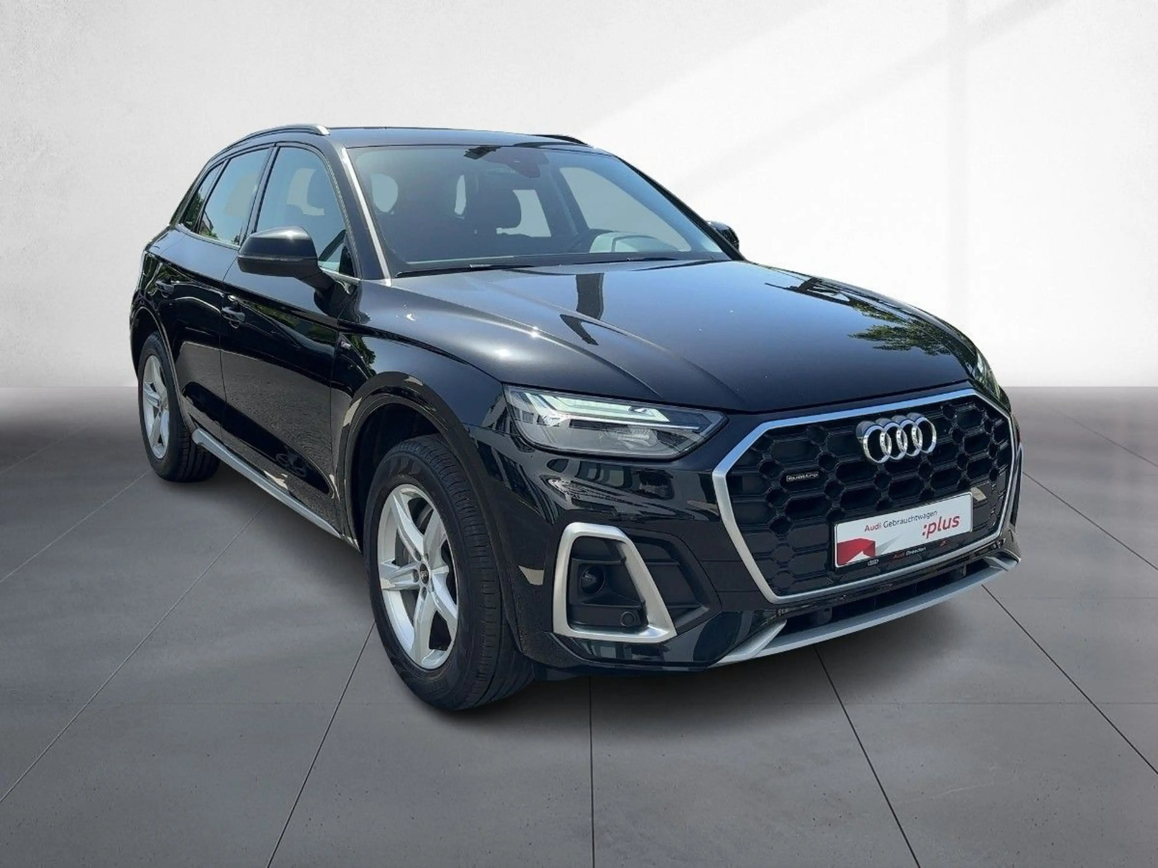 Audi Q5 SUV S line 40 TDI quattro S tronic LED SW — photo 6