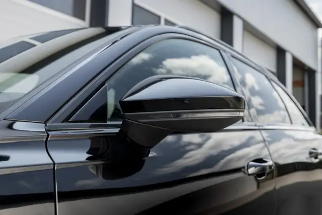 Audi A6 Avant view 11