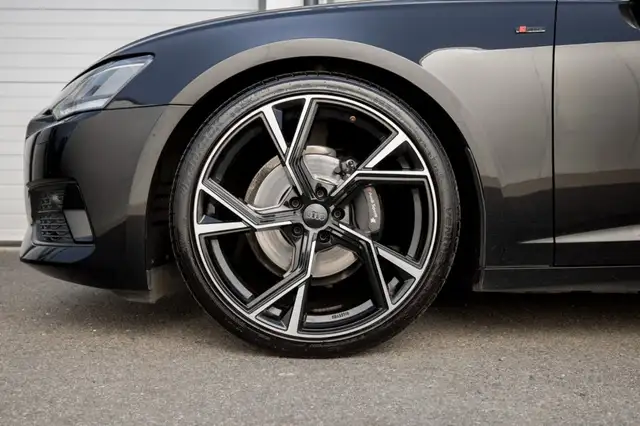 Audi A6 Avant view 12