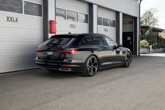 Audi A6 Avant view 6
