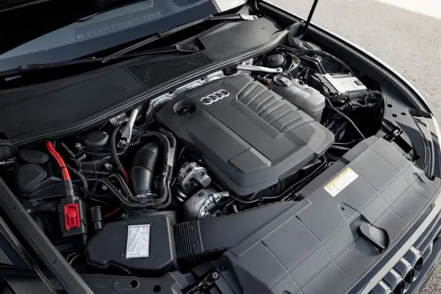 Audi A6 Avant view 8