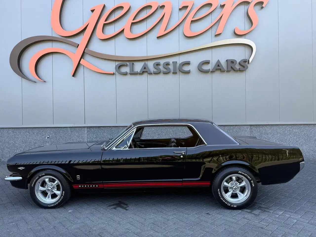 Ford Mustang Coupe, foto 1