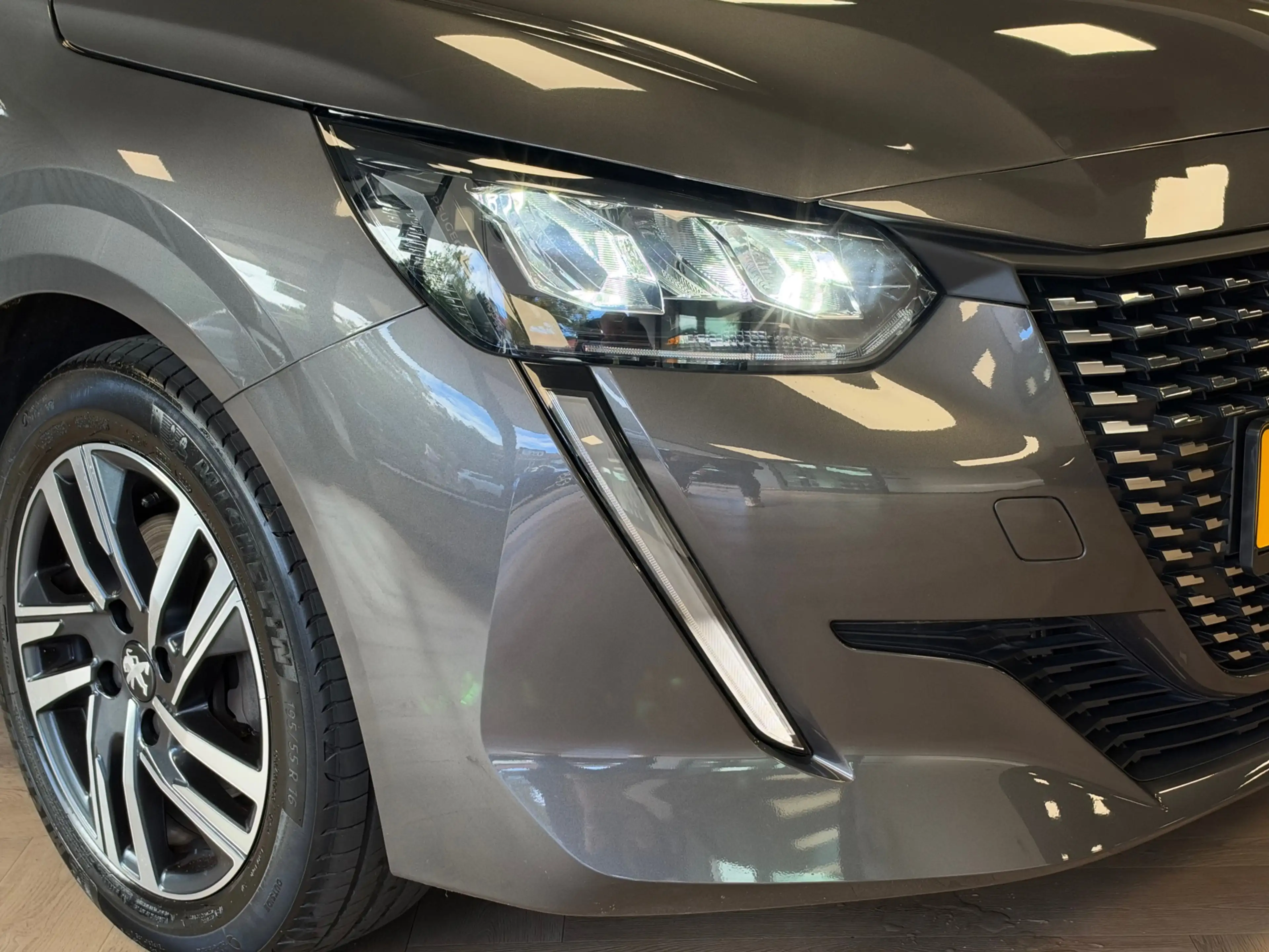 Peugeot 208 1.2 PureTech Allure Pack LED CLIMAT CRUISE CONTROL — photo 7