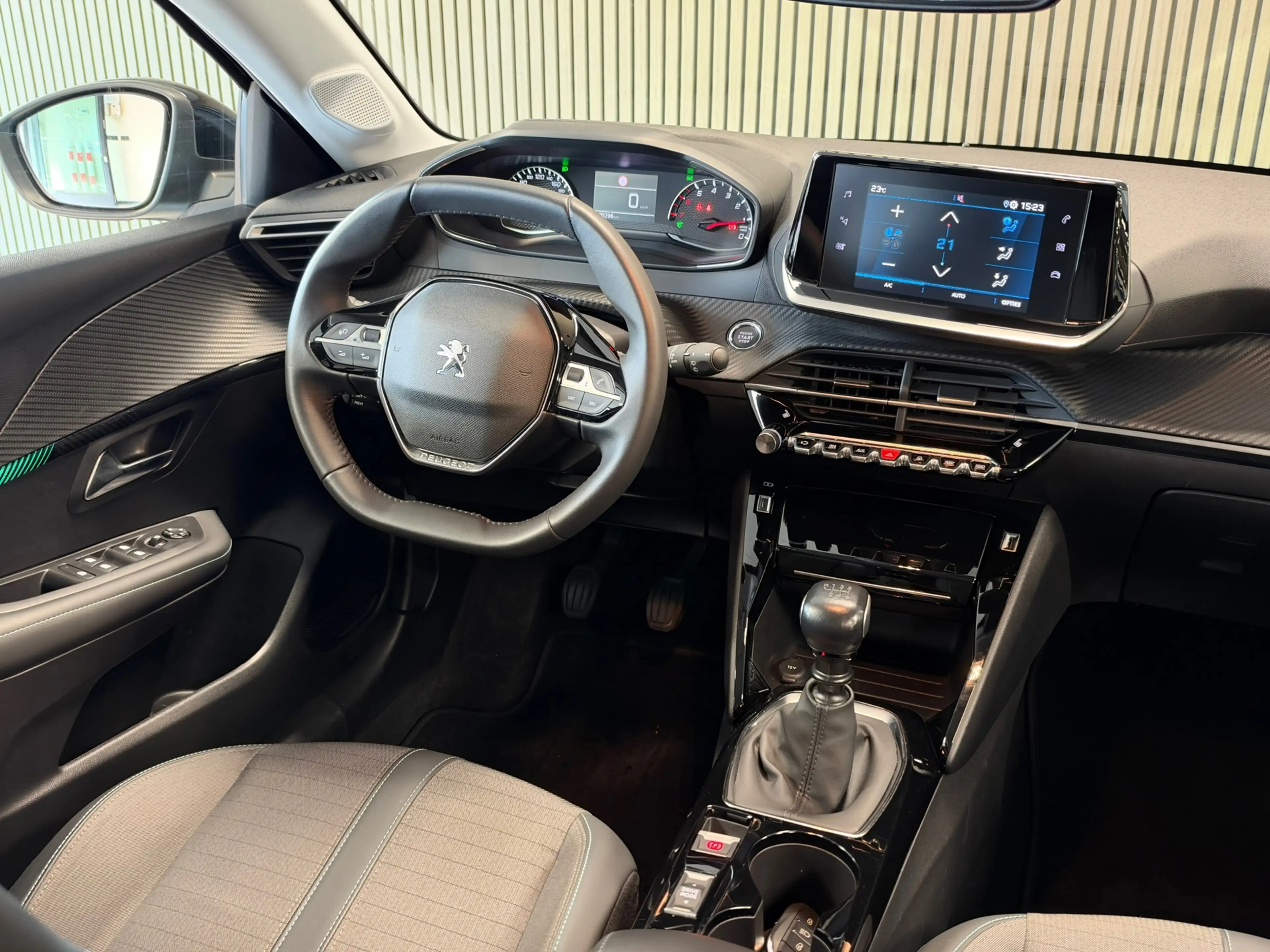 Peugeot 208 1.2 PureTech Allure Pack LED CLIMAT CRUISE CONTROL — photo 22