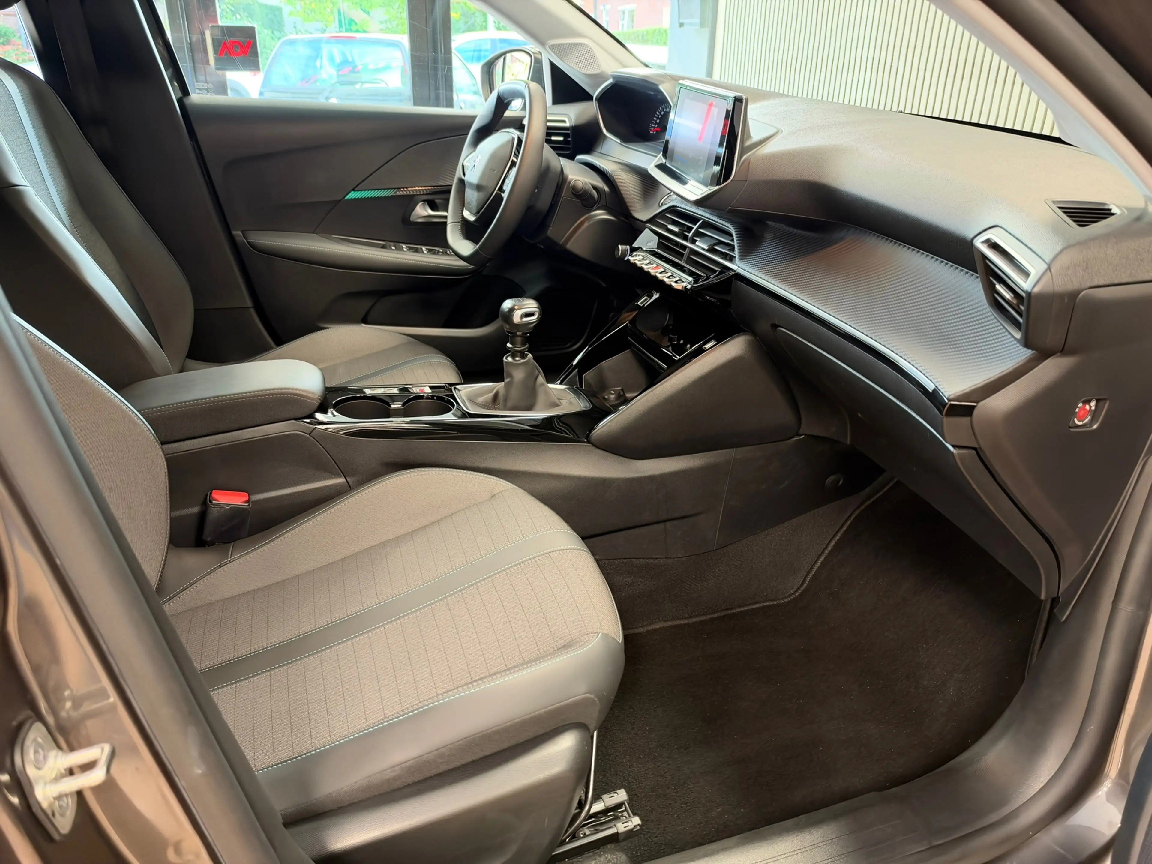 Peugeot 208 1.2 PureTech Allure Pack LED CLIMAT CRUISE CONTROL — photo 15