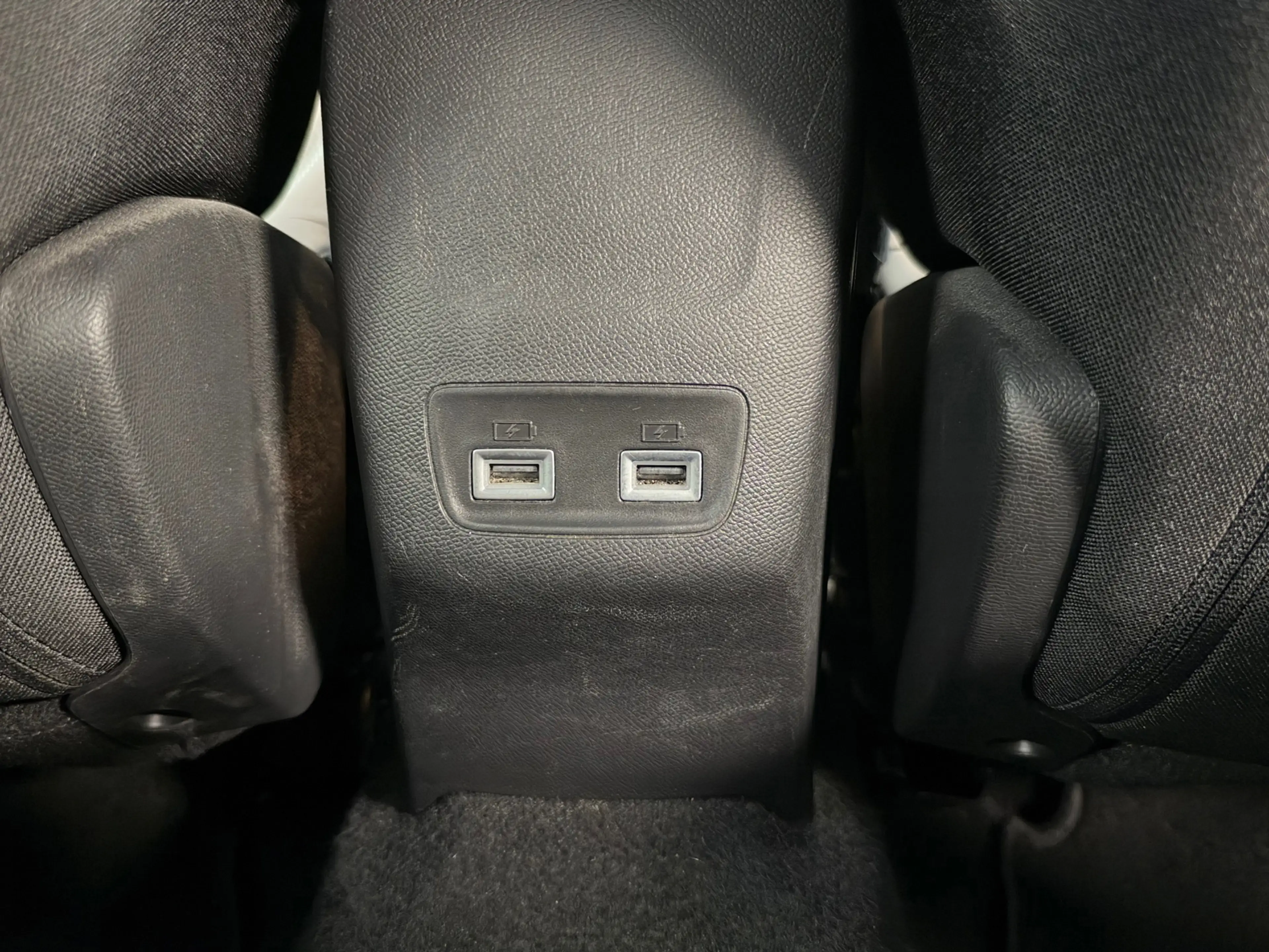 Peugeot 208 1.2 PureTech Allure Pack LED CLIMAT CRUISE CONTROL — photo 20