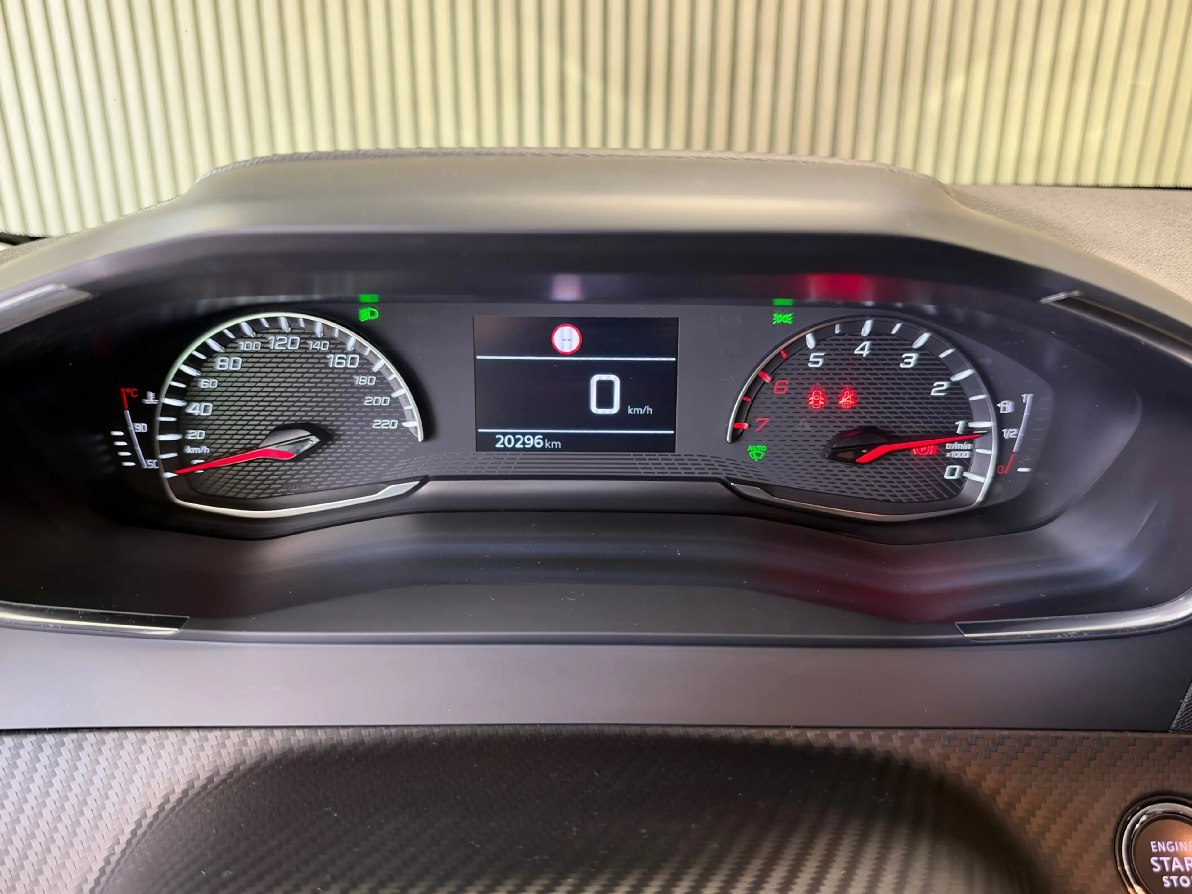 Peugeot 208 1.2 PureTech Allure Pack LED CLIMAT CRUISE CONTROL — photo 32