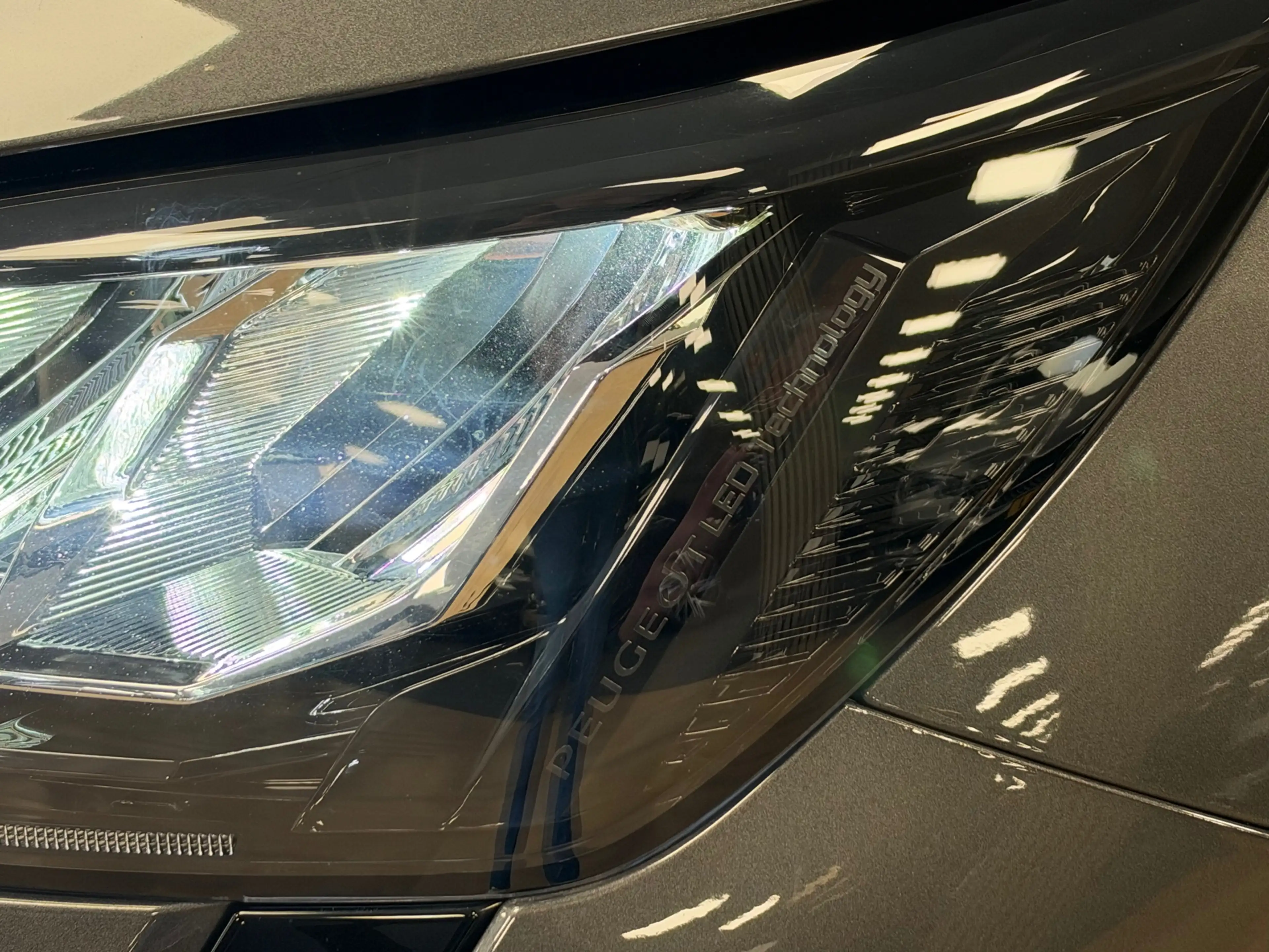 Peugeot 208 1.2 PureTech Allure Pack LED CLIMAT CRUISE CONTROL — photo 8