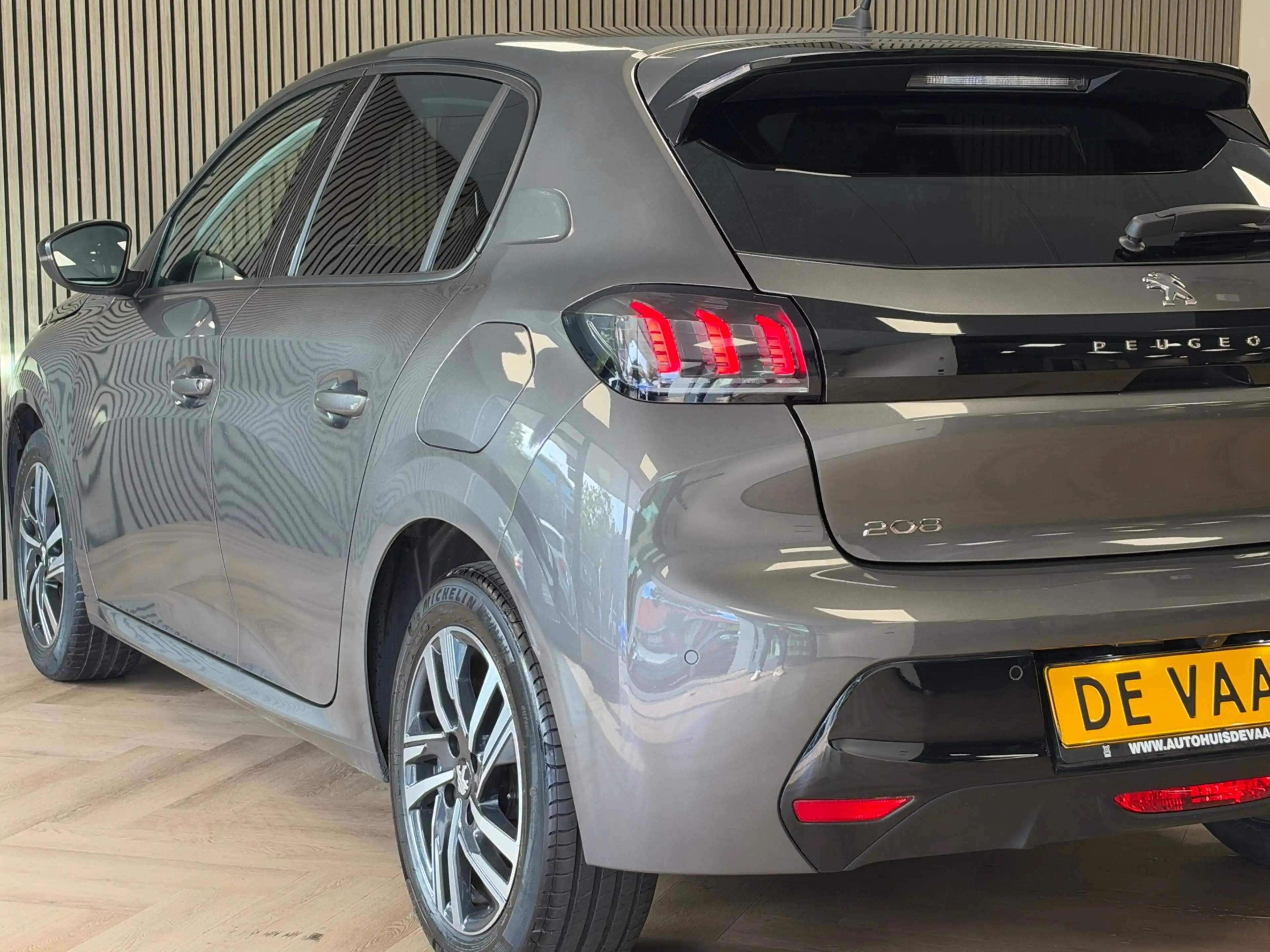 Peugeot 208 1.2 PureTech Allure Pack LED CLIMAT CRUISE CONTROL — photo 13