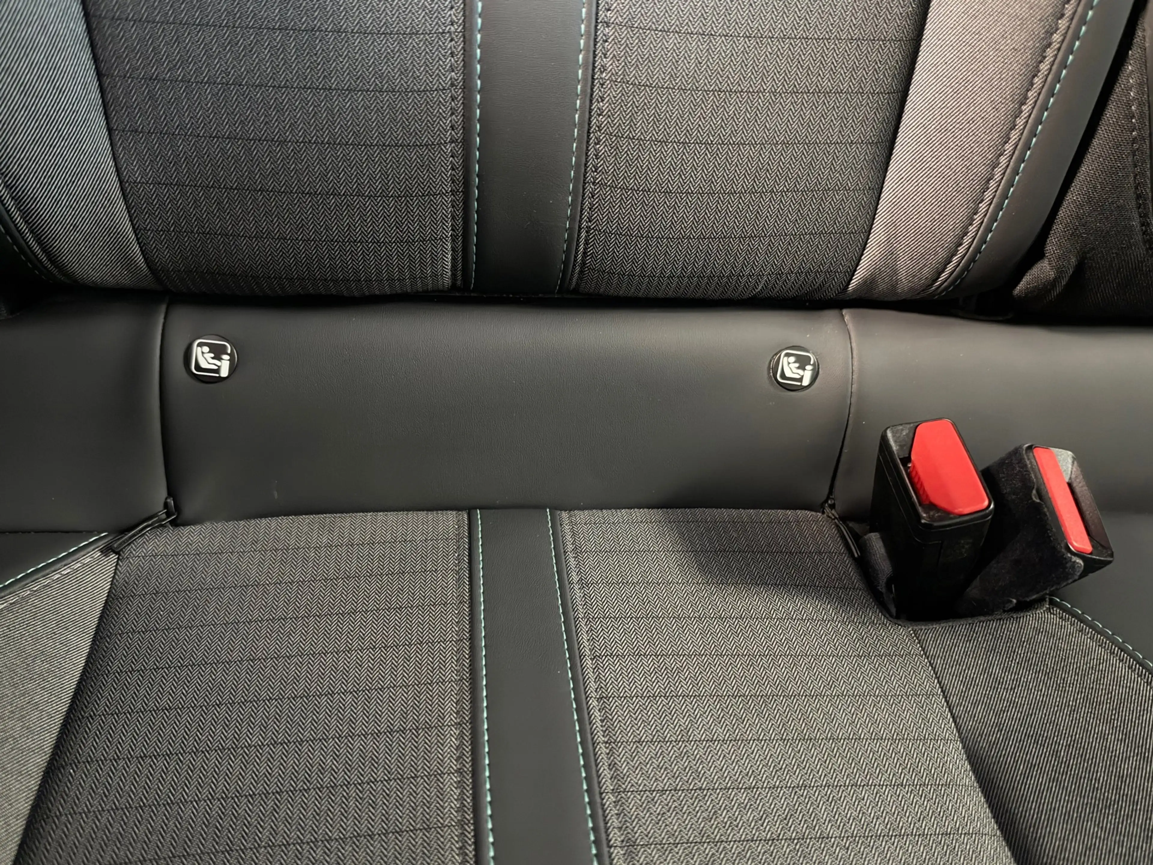 Peugeot 208 1.2 PureTech Allure Pack LED CLIMAT CRUISE CONTROL — photo 19