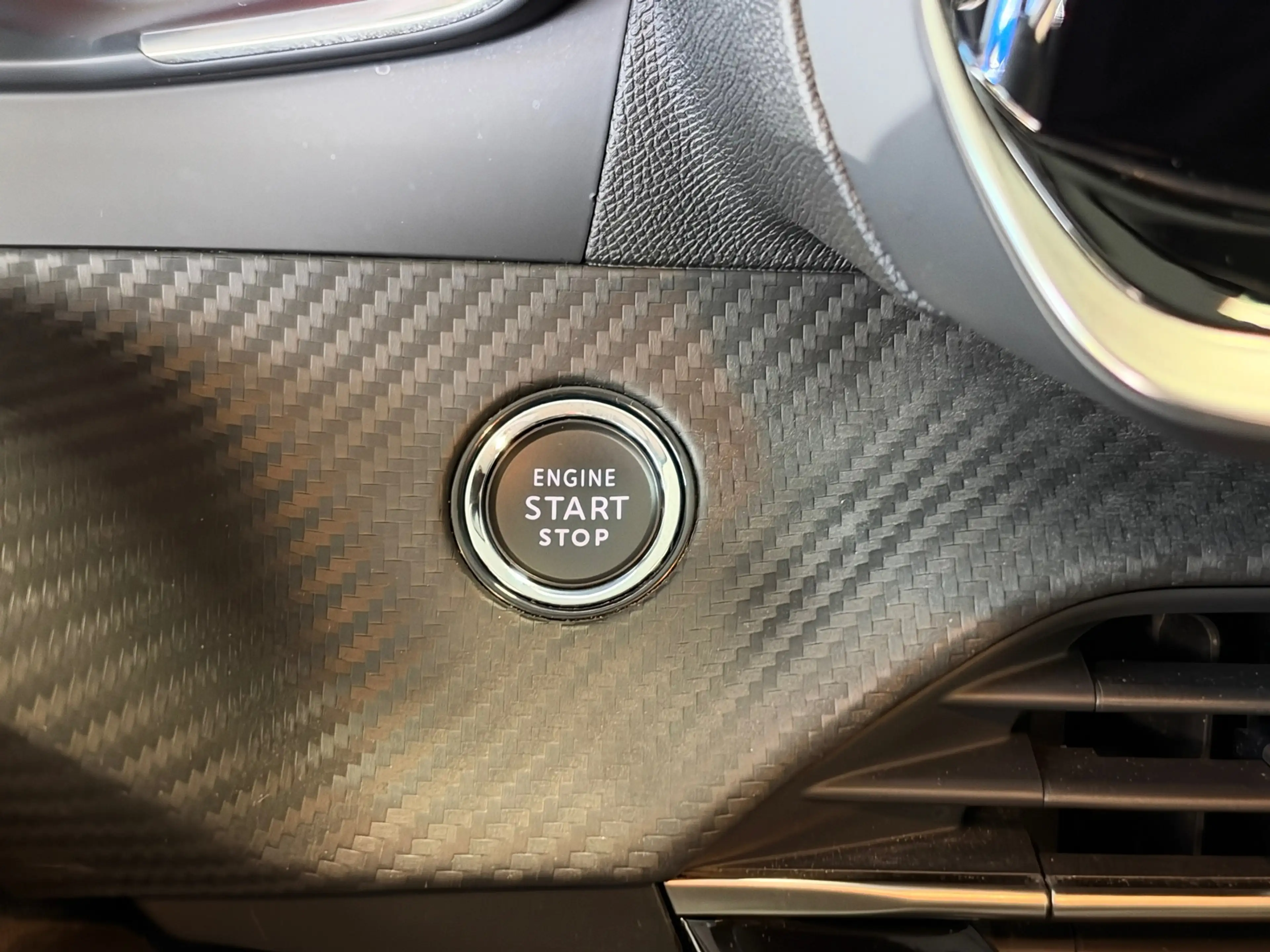 Peugeot 208 1.2 PureTech Allure Pack LED CLIMAT CRUISE CONTROL — photo 36