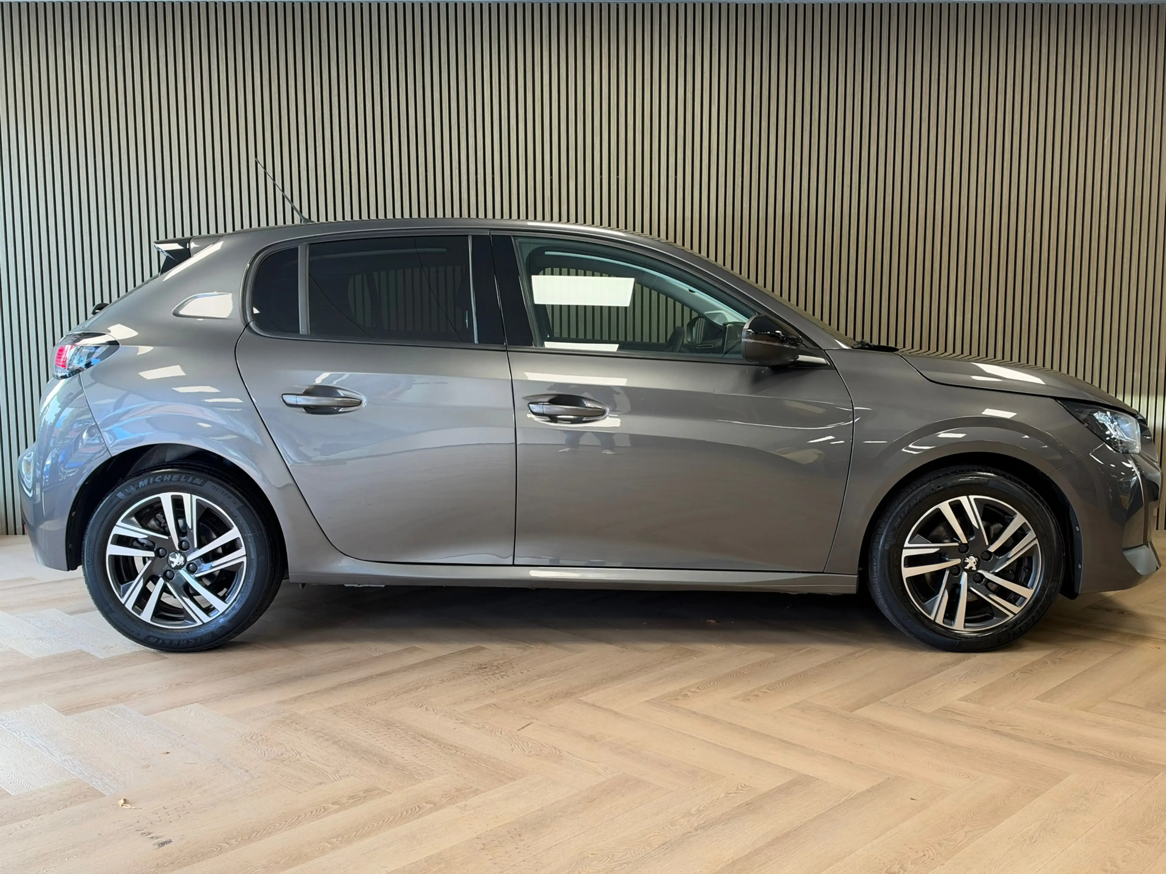Peugeot 208 1.2 PureTech Allure Pack LED CLIMAT CRUISE CONTROL — photo 10