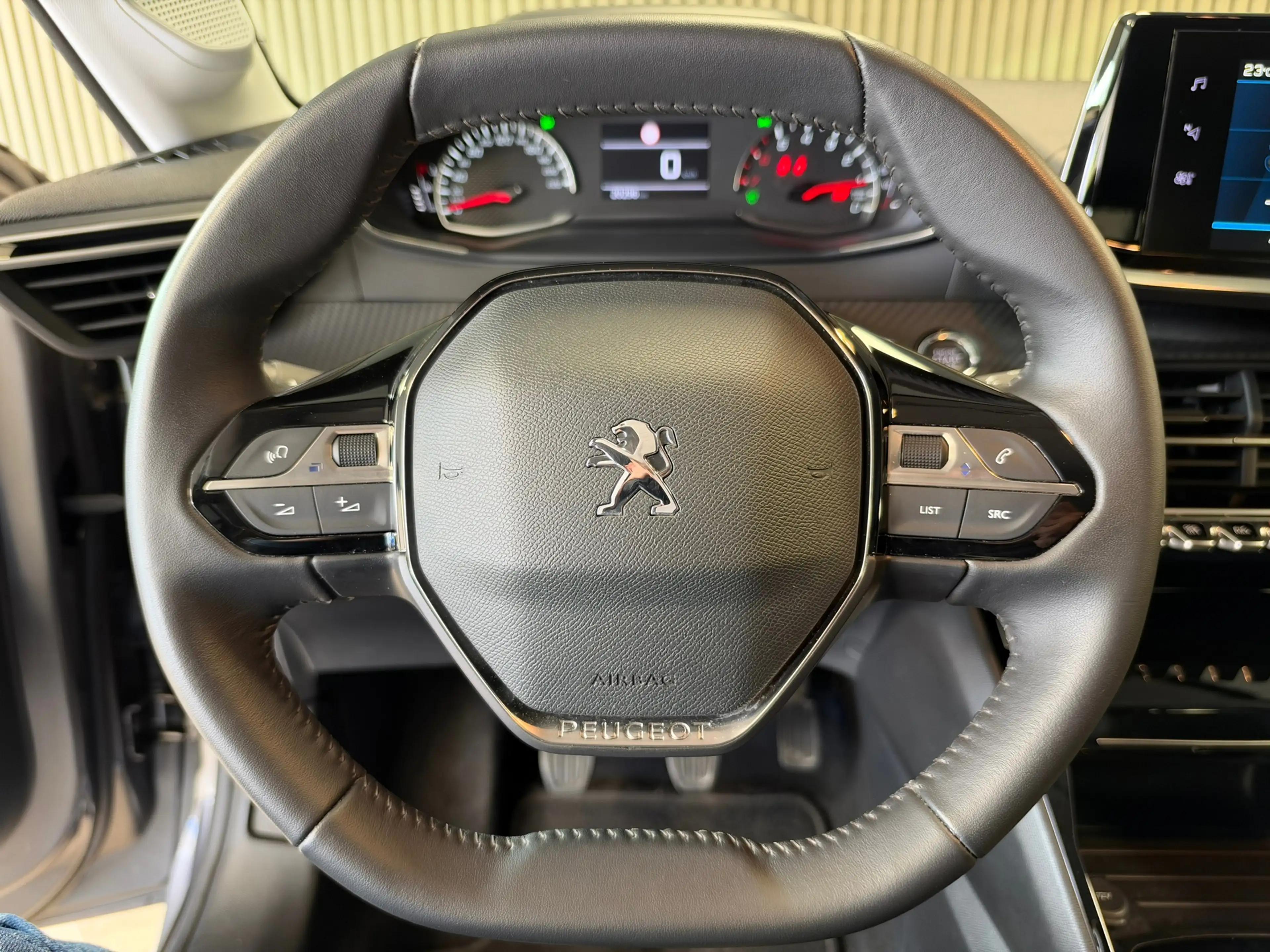 Peugeot 208 1.2 PureTech Allure Pack LED CLIMAT CRUISE CONTROL — photo 31