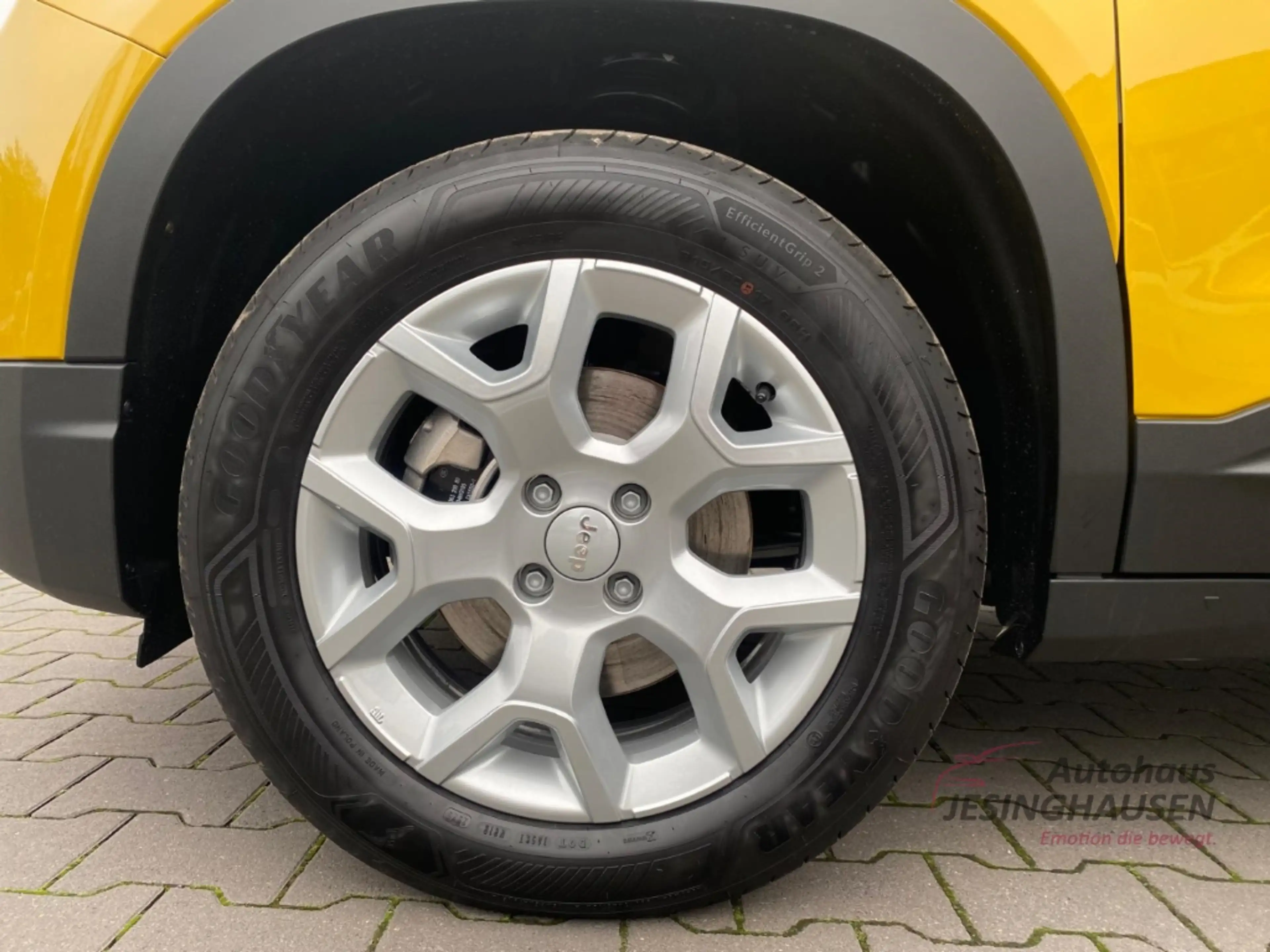 Jeep Avenger Altitude MHEV 1.2 Digitales Cockpit LED Apple CarP — photo 10