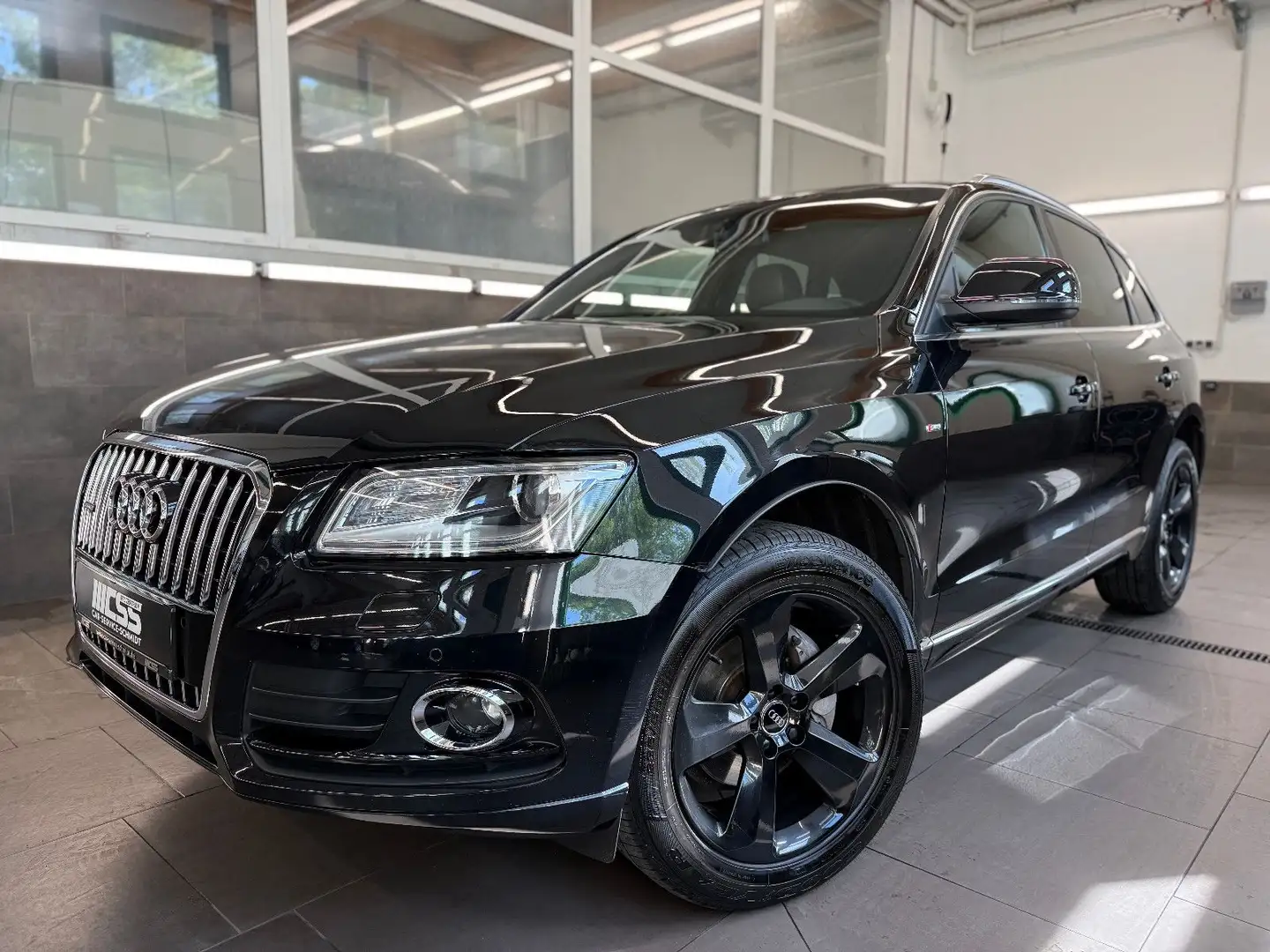Audi Q5 2.0 TDI quattro S Line Leder Navi Xenon AHK Noir - 1