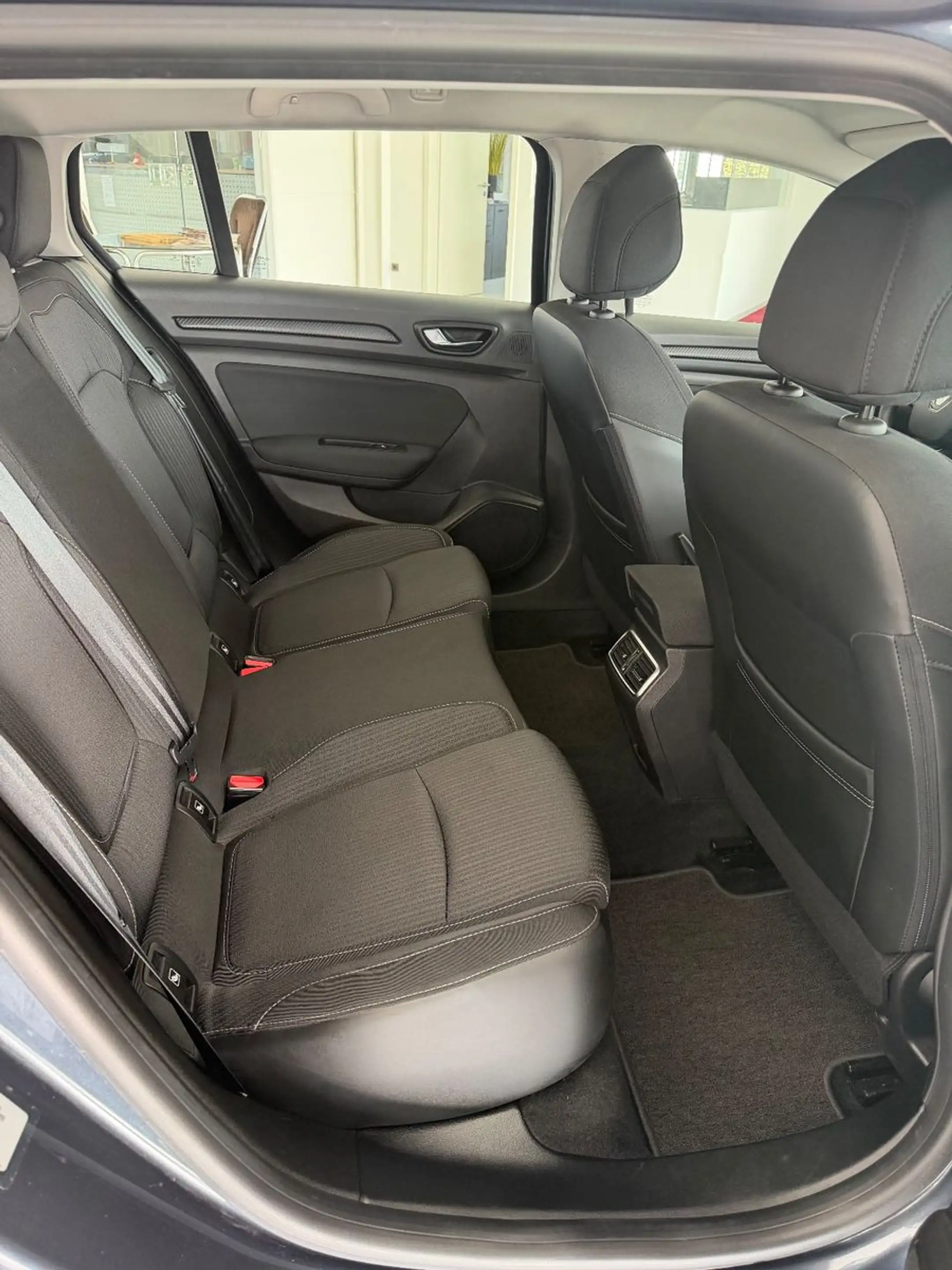 Renault Megane IV Grandtour Business Edition*1Hand*Navi* — photo 12